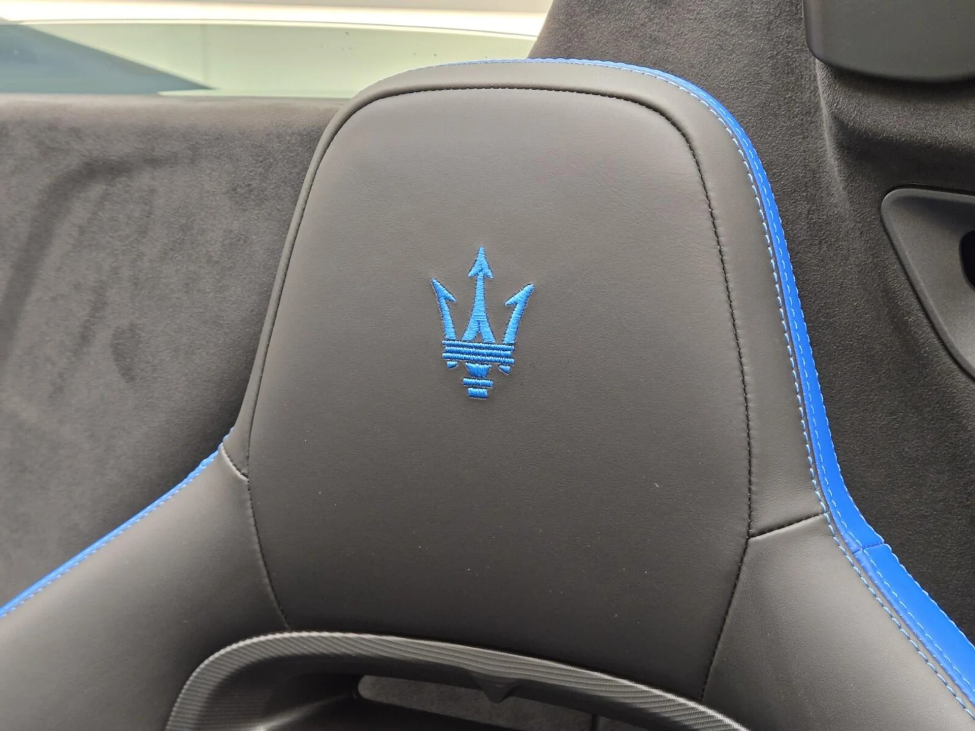 mph027_3745077111_Used_2023_Maserati_MC_20_Cielo_1777354582_2093bacbfe