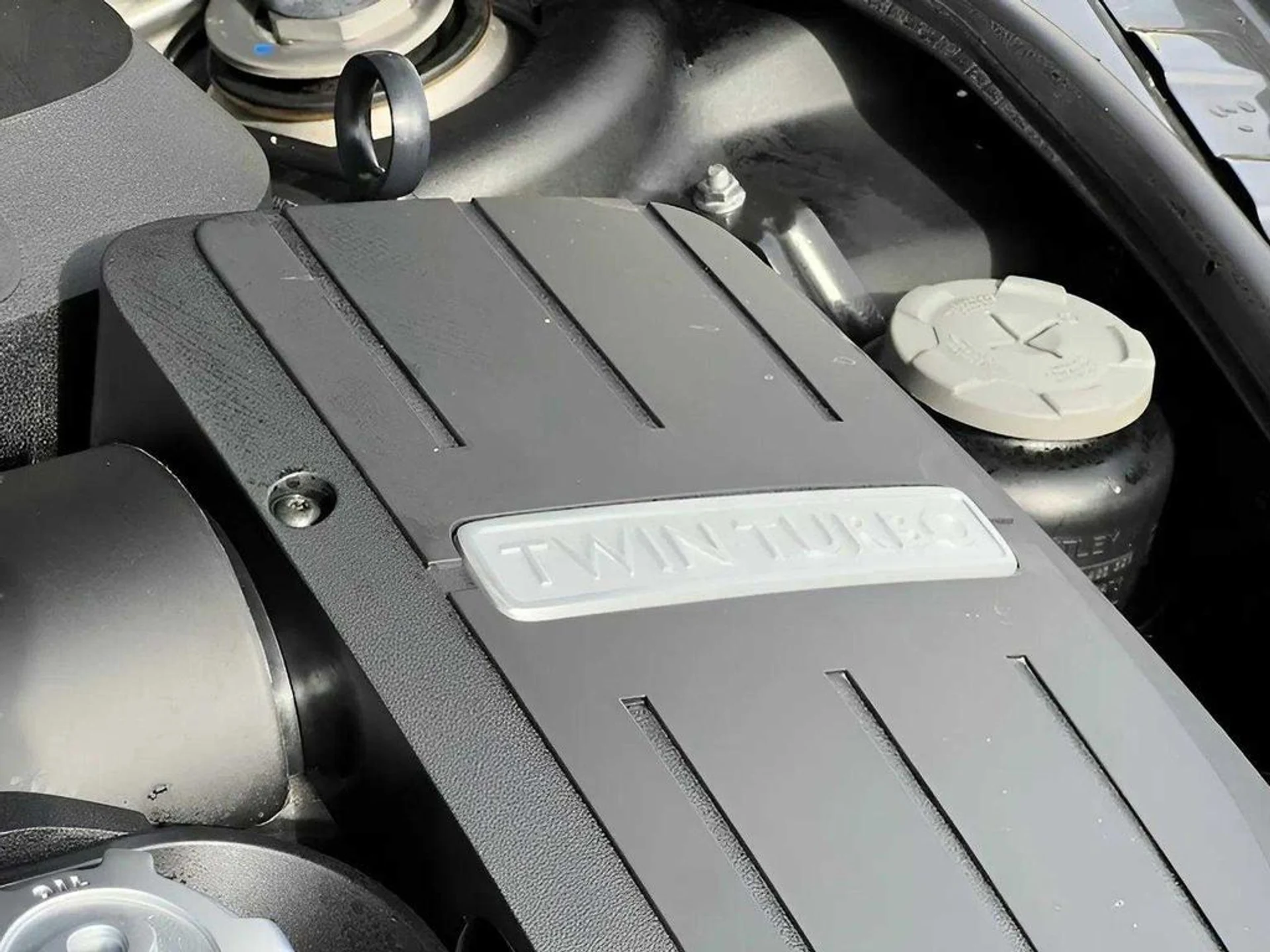 mph027_3746512790_341c1658d8b281abc3ab0875f4ffc518x_0a26c41d8d