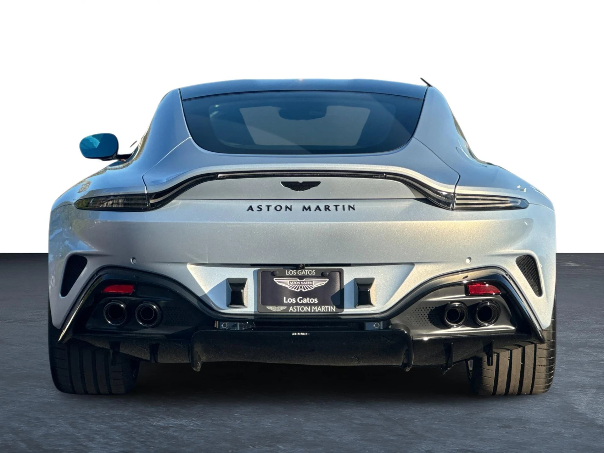 mph027_3749737409_Used_2025_Aston_Martin_Vantage_1747424232_712328eaa2