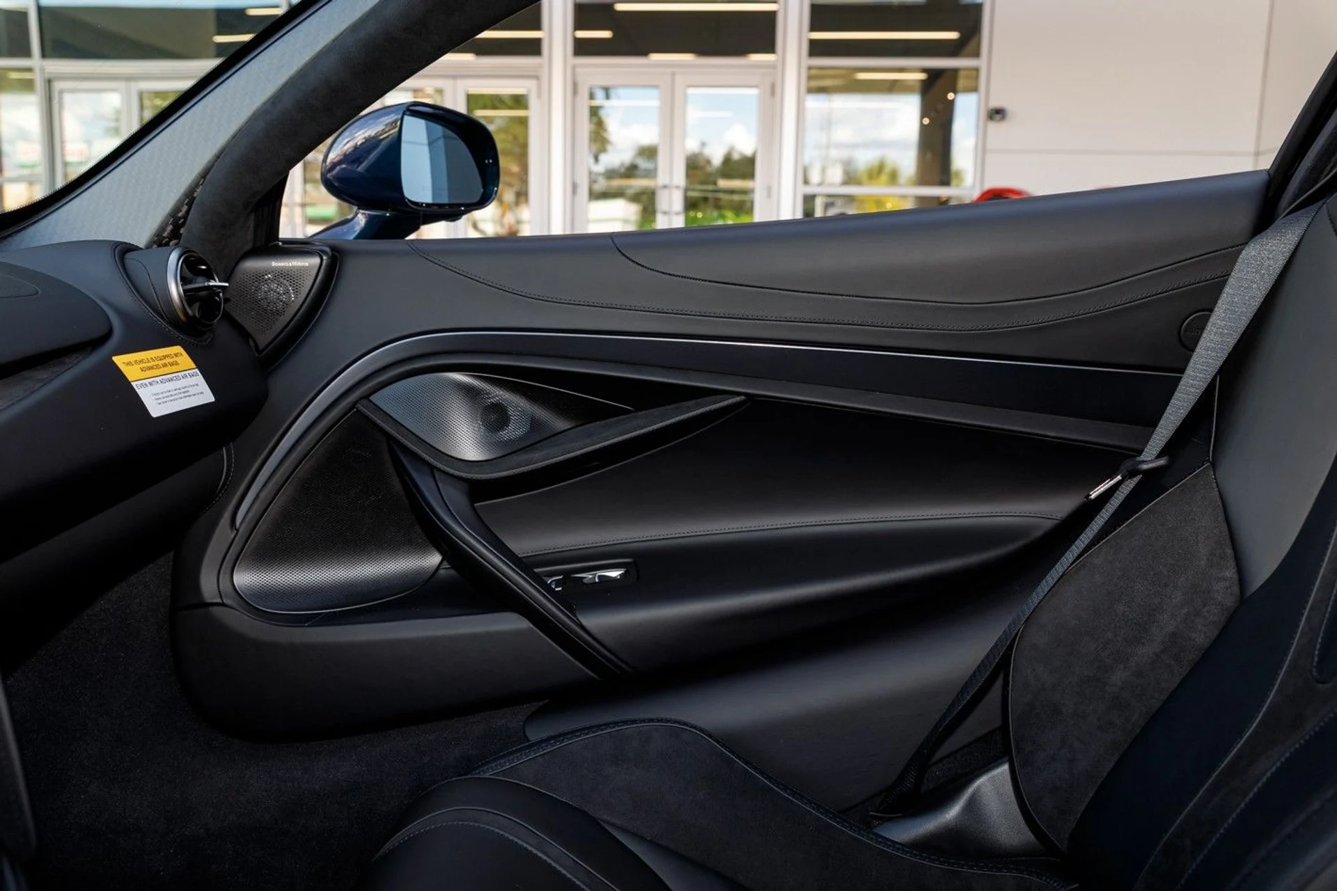 mph027_3749892007_646_p28_l_e789fa12e7