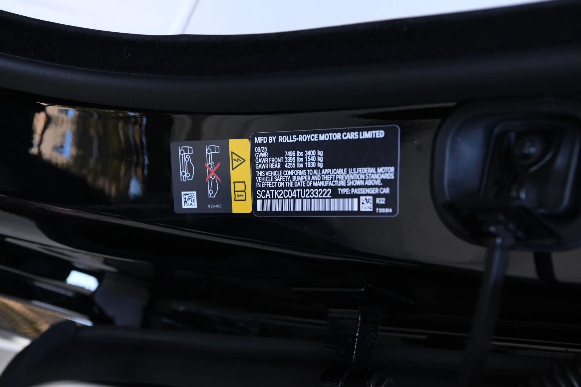 mph027_3754104762_11990_p29_l_26020c1385