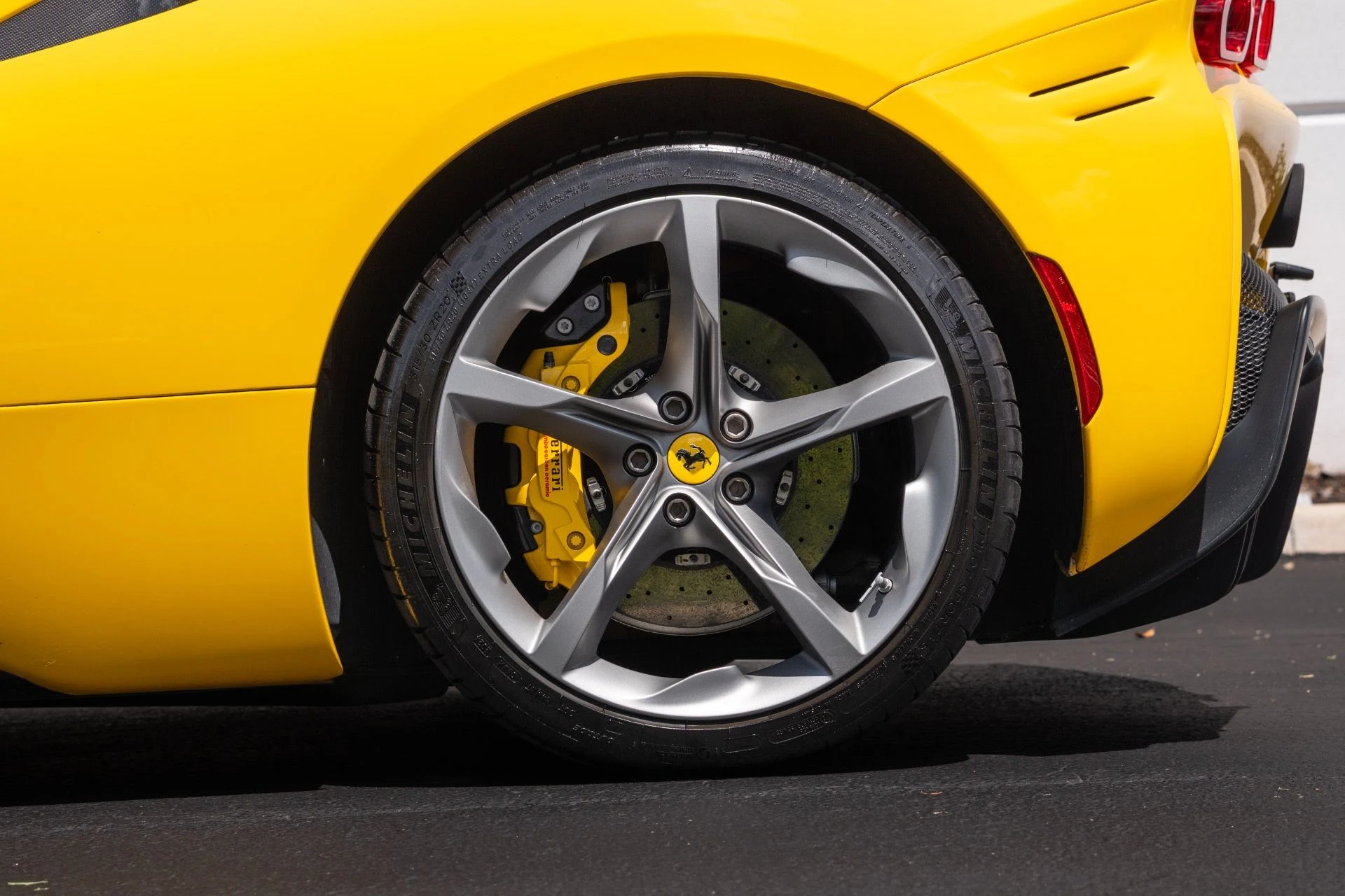 mph027_375502737_Used_2021_Ferrari_SF_90_Stradale_1779339411_d10c6be31e