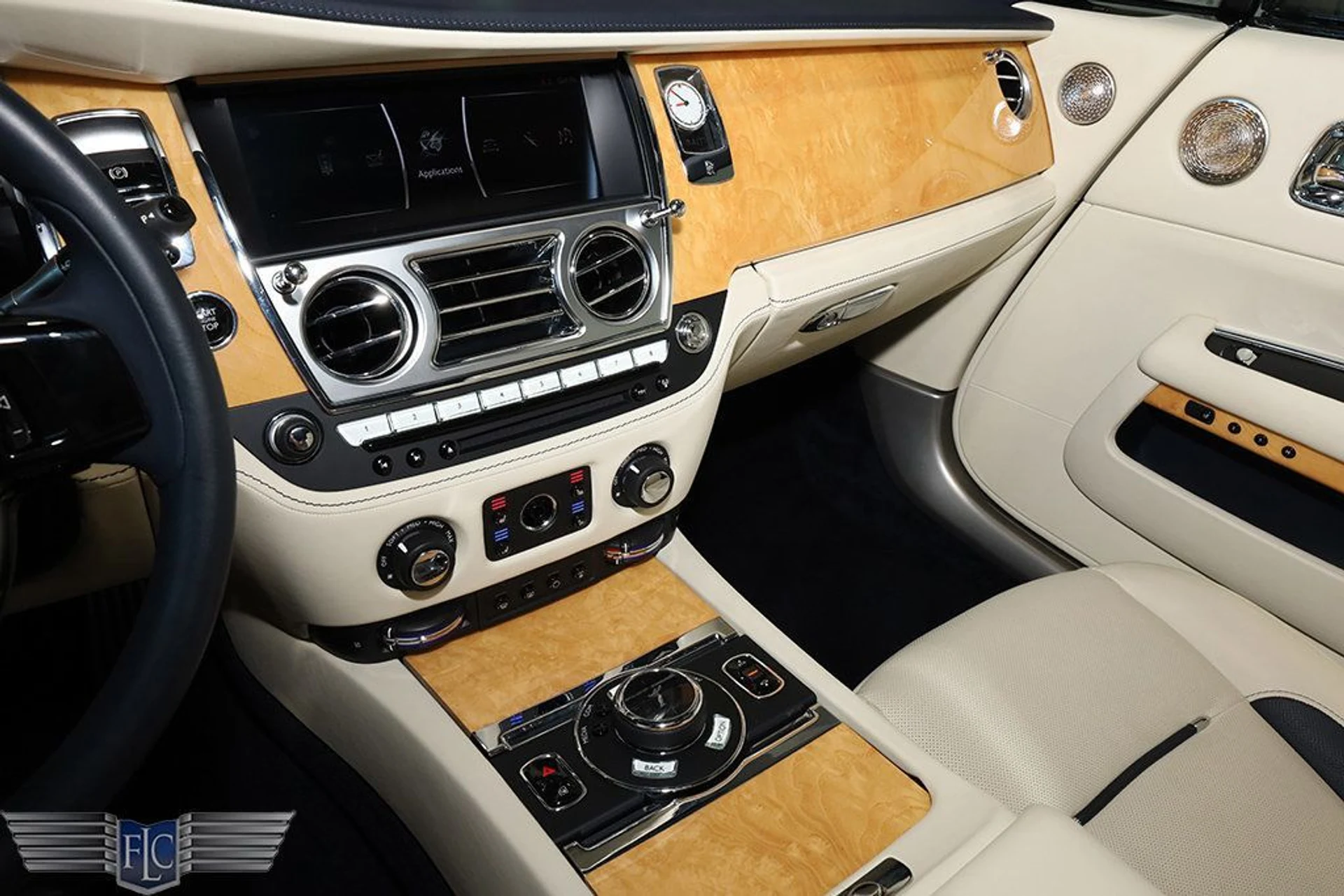 mph027_375756210_used_2019_rolls_royce_wraith_coupe_9689_22959552_28_1024_39d29cd583