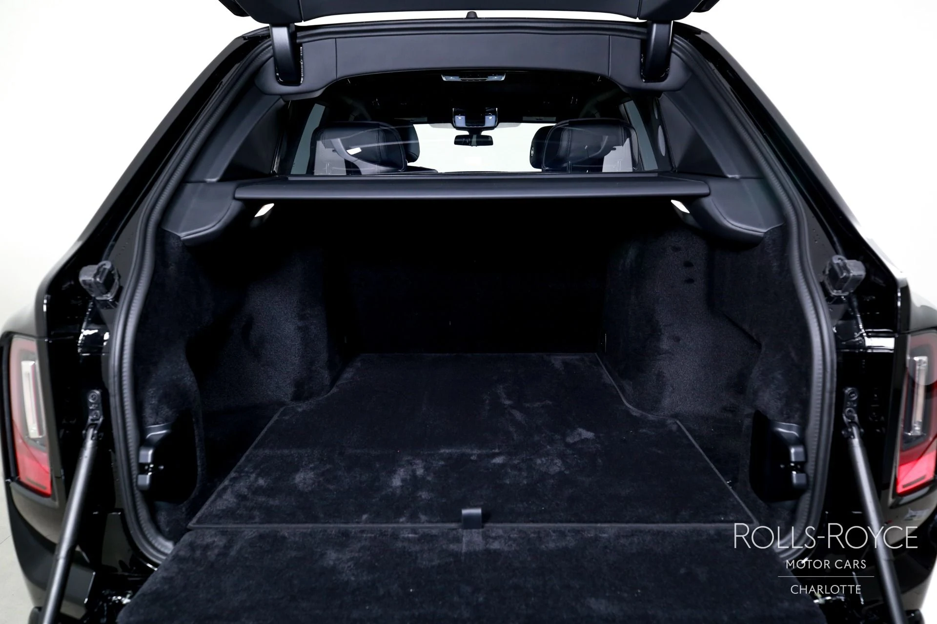 mph027_3761612017_Used_2026_Rolls_Royce_Cullinan_1765392855_9eda933297