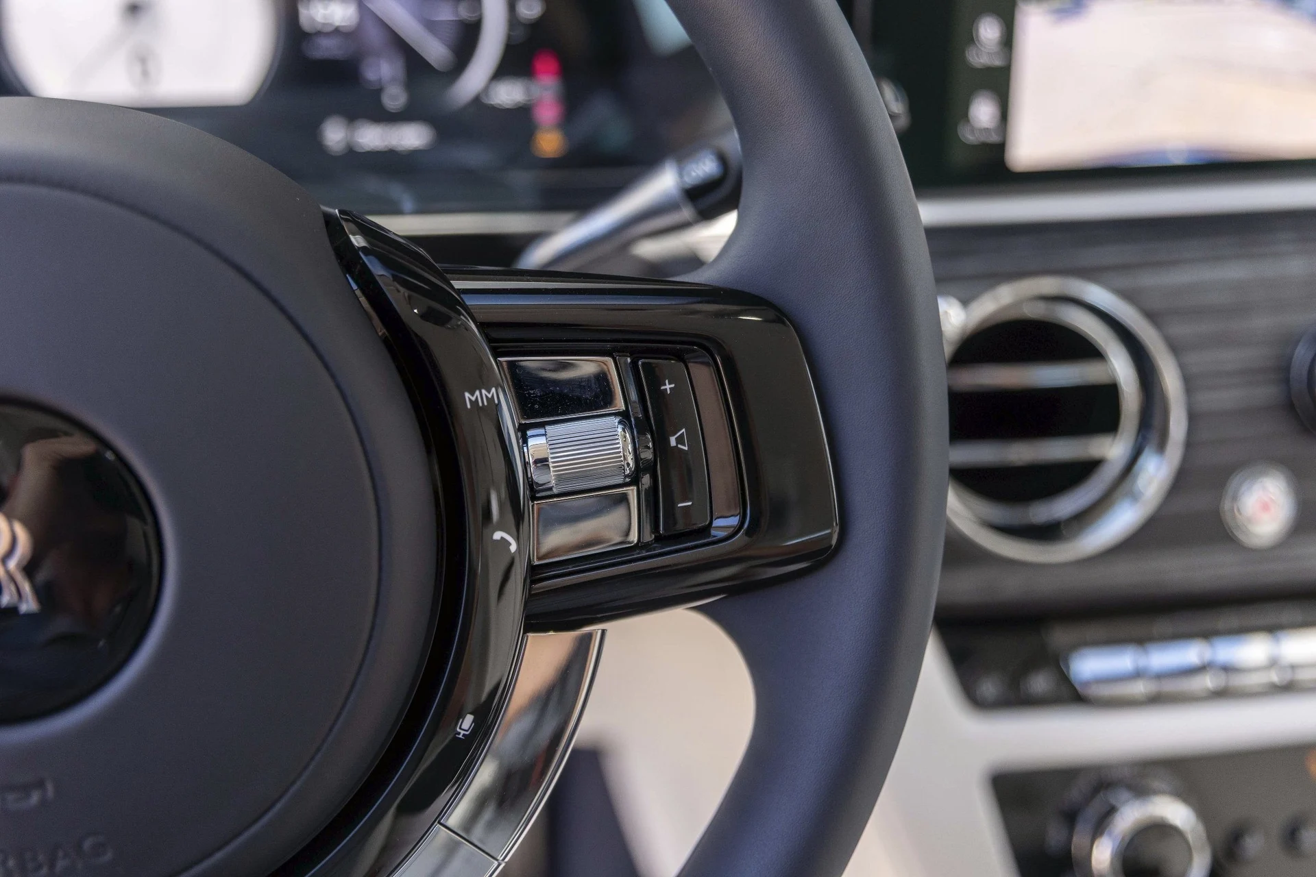 mph027_3761694774_Hi_Tech_Luxury_Imports_LLC_SCA_13_GZ_03_SU_230190_image_27_b35eef2d13