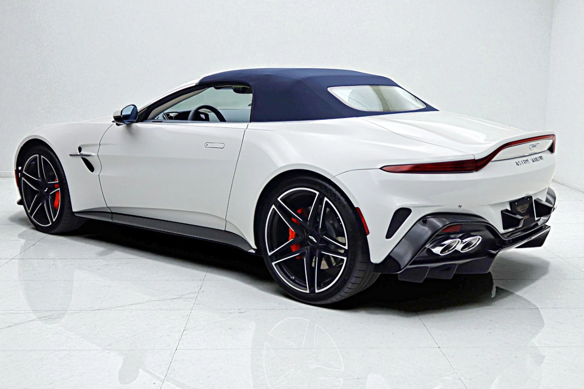 mph027_3762671599_New_2026_Aston_Martin_Vantage_Roadster_66462b1fde