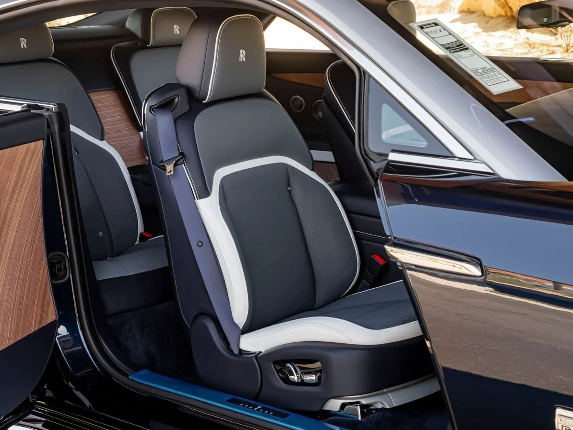 mph027_3766582083_28_4554af7f25