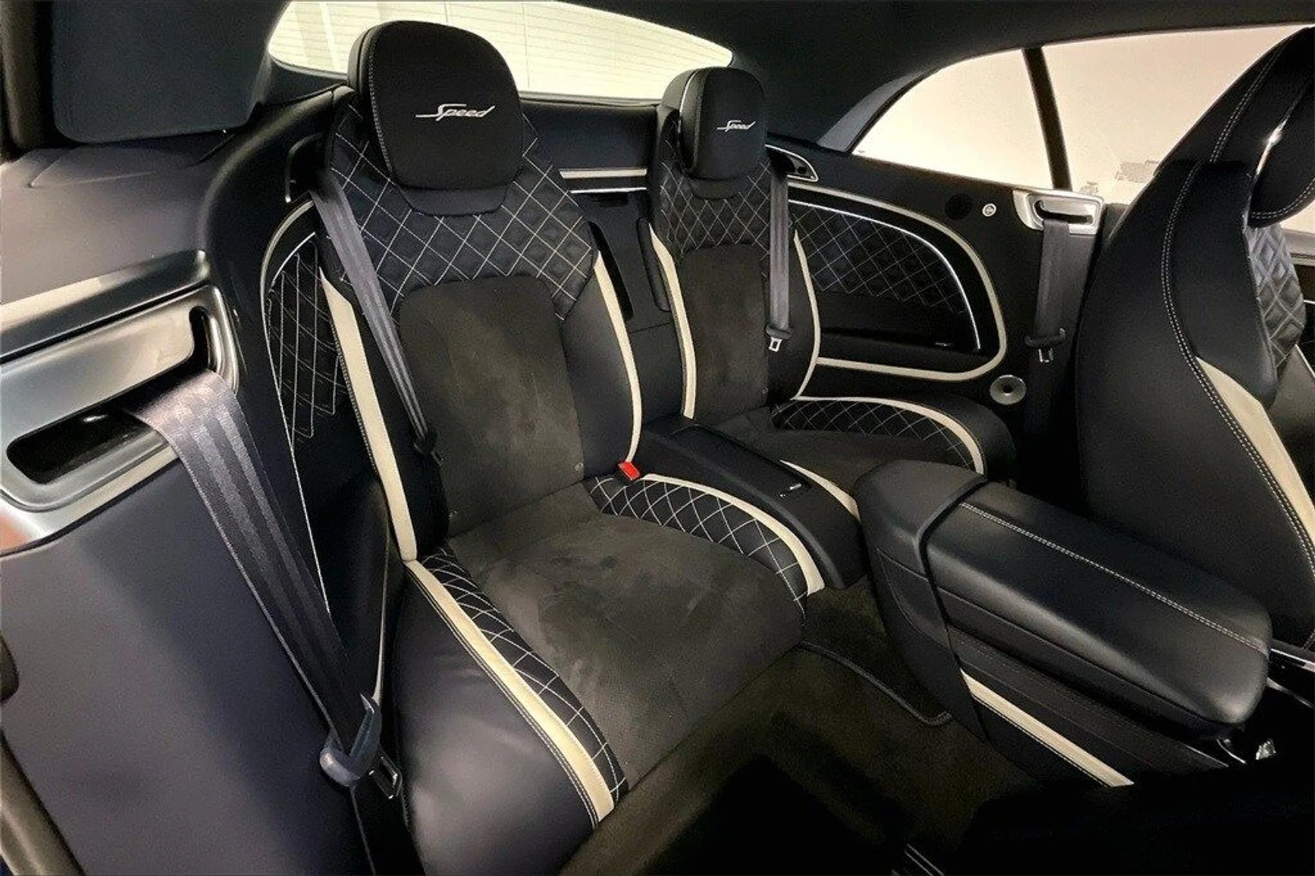 mph027_3769973696_100b87d68a135b64ba92c2e2d148ab5ax_f8cd413072