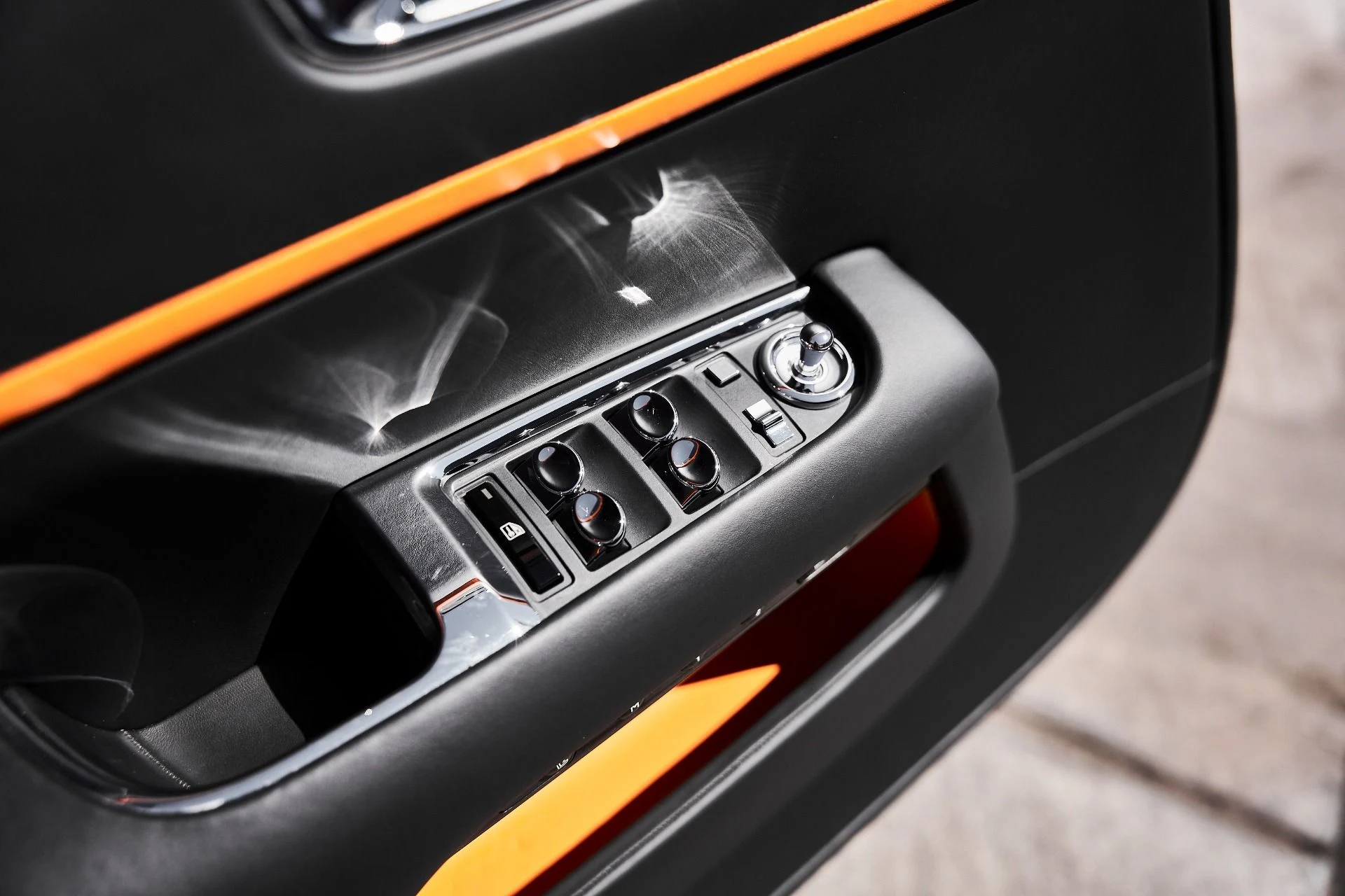 mph027_3772526785_Used_2020_Rolls_Royce_Wraith_Base_1776302598_3ca42dfc17