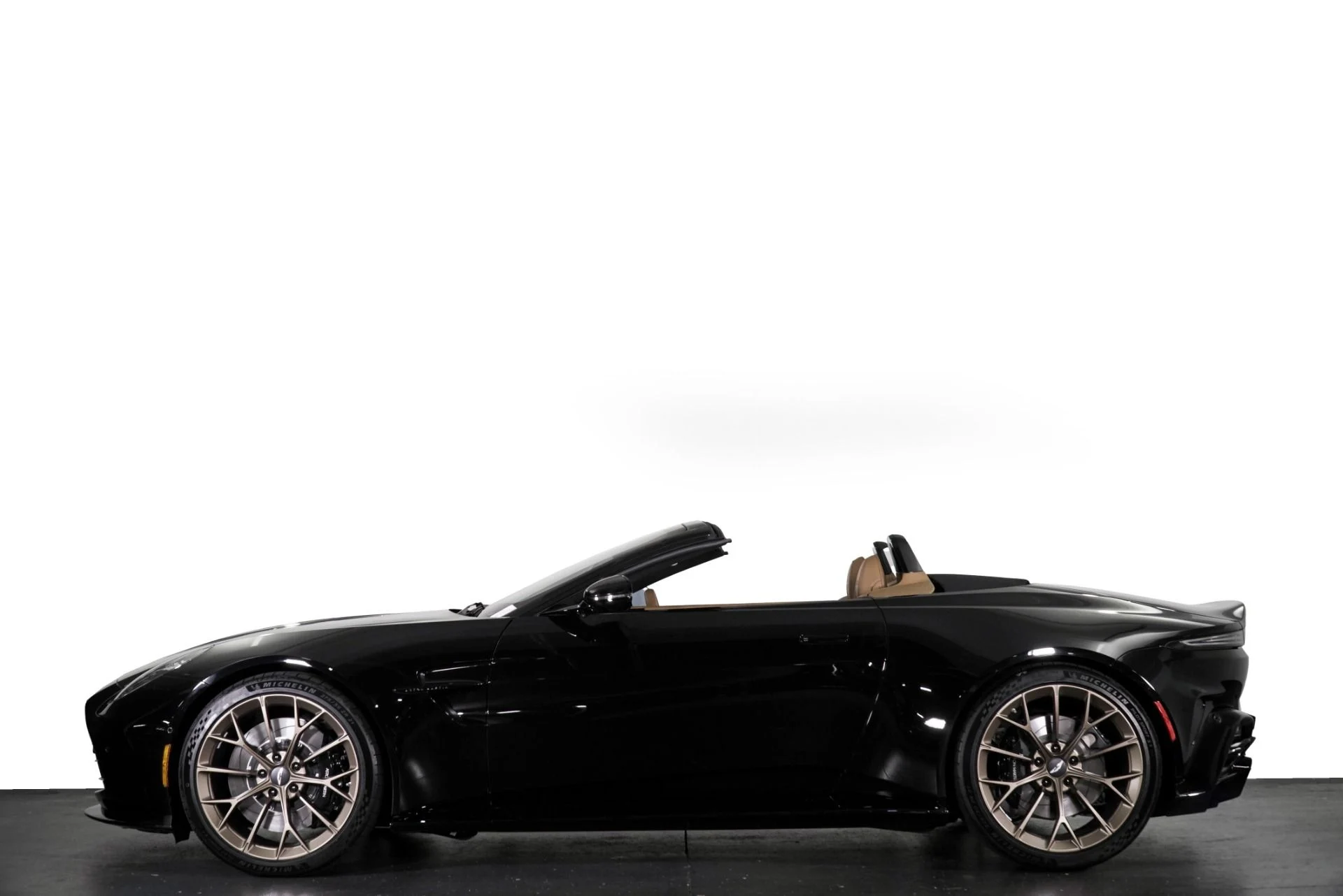 mph027_3775558561_New_2026_Aston_Martin_Vantage_S_1787200959_13df34e31e