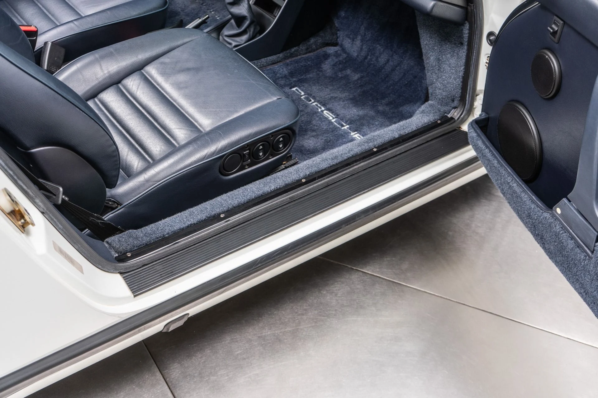 mph027_3776061065_Used_1989_Porsche_911_Carrera_1788213145_0c1f5e7f76