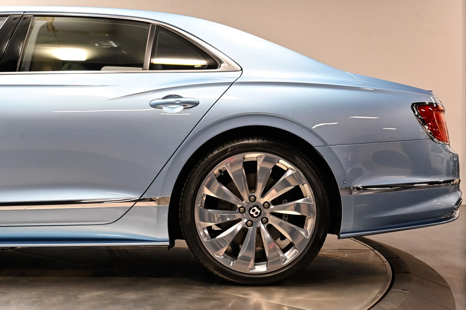 mph027_3785045894_Used_2022_Bentley_Flying_Spur_V8_1790876824_e412fdfb15