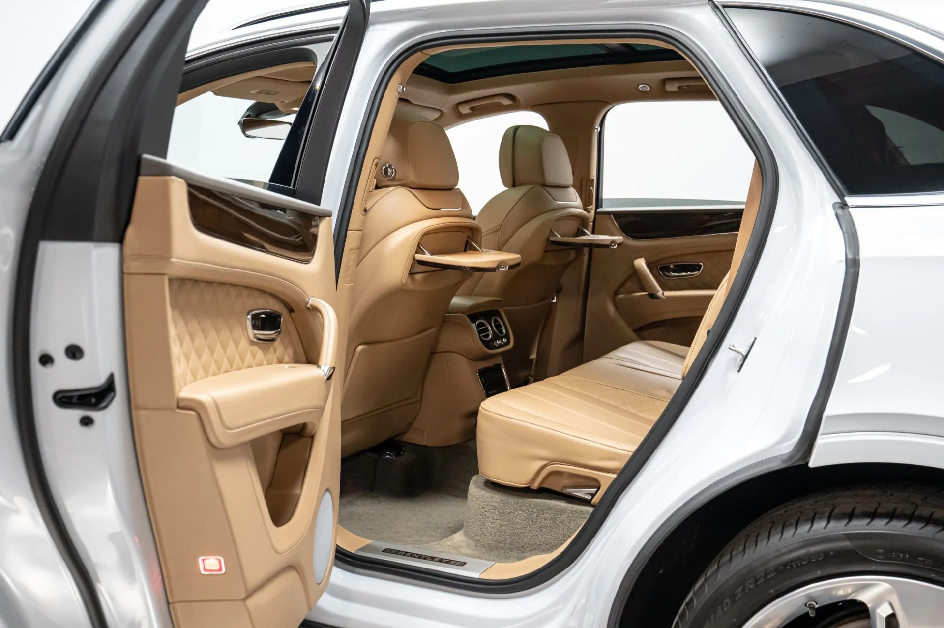 mph027_3787665820_Used_2018_Bentley_Bentayga_W12_1747858685_f42553626a