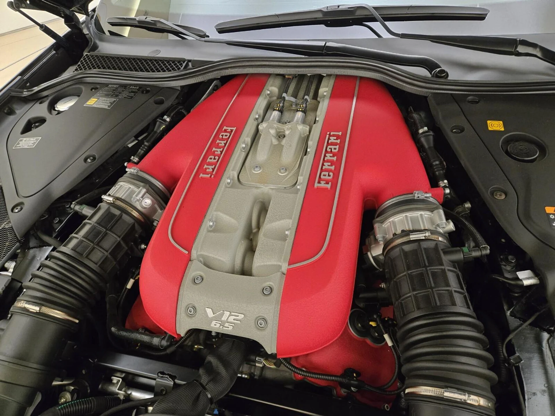 mph027_379355930_Used_2020_Ferrari_812_Superfast_1765003240_7b0755f4c3