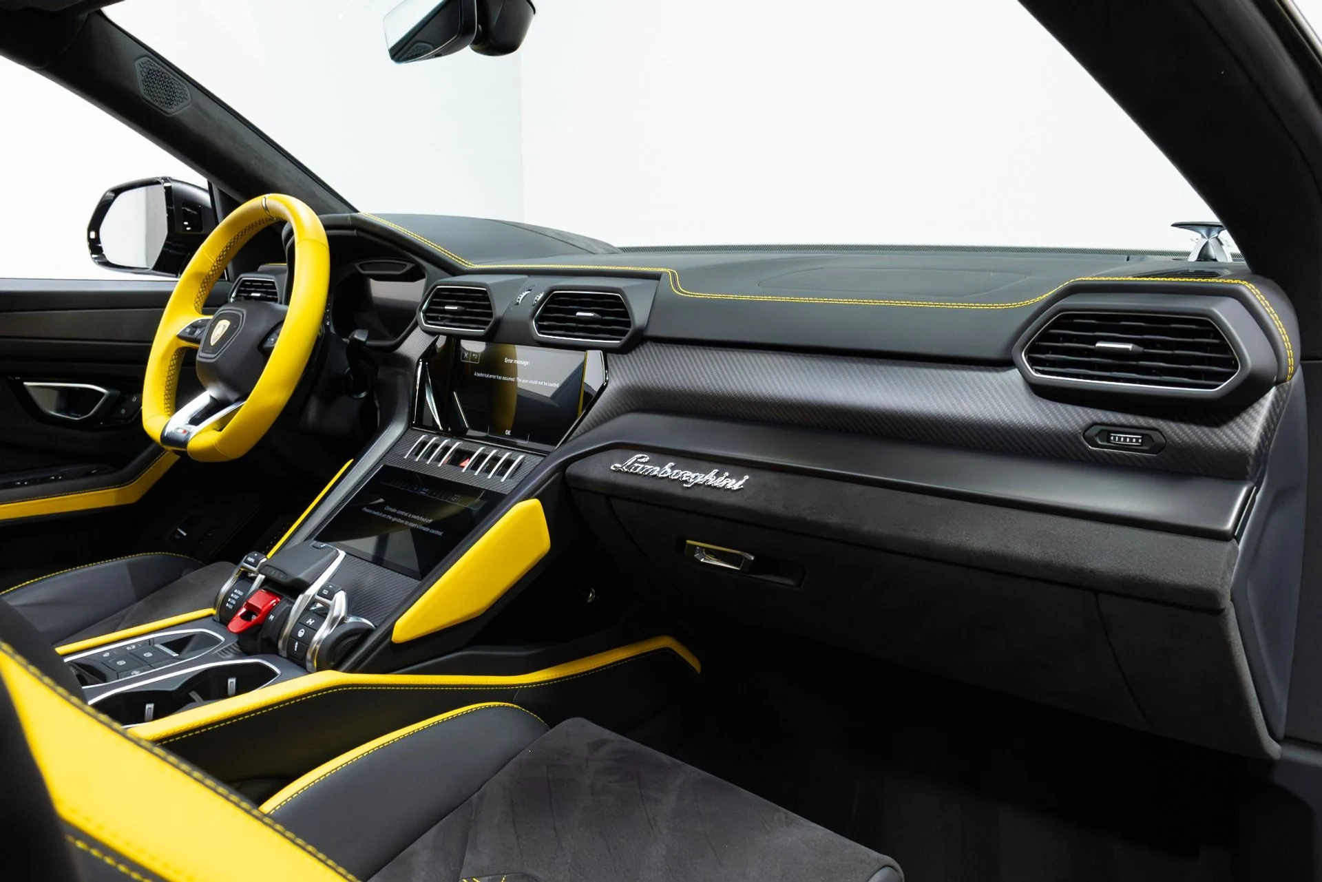 mph027_379449404_Used_2022_Lamborghini_Urus_Graphite_Capsule_1775757245_9275b64e51