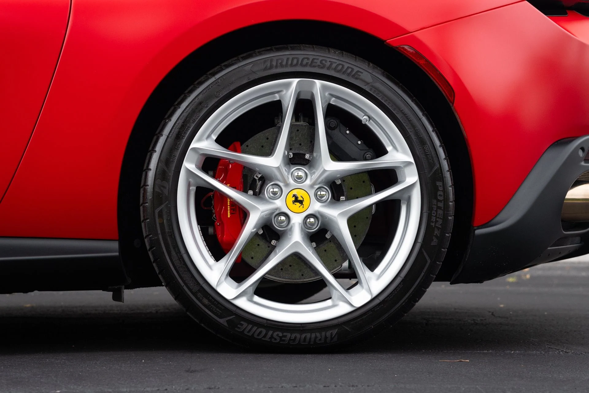 mph027_3797320337_Used_2023_Ferrari_Roma_1777005512_5936d9b8ac