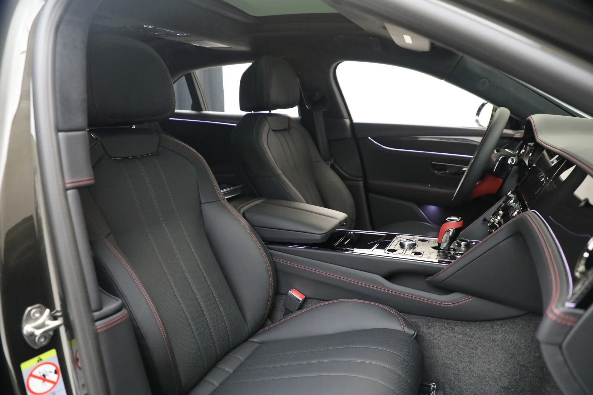 mph027_3803043042_New_2025_Bentley_Flying_Spur_Black_Edition_7198606483
