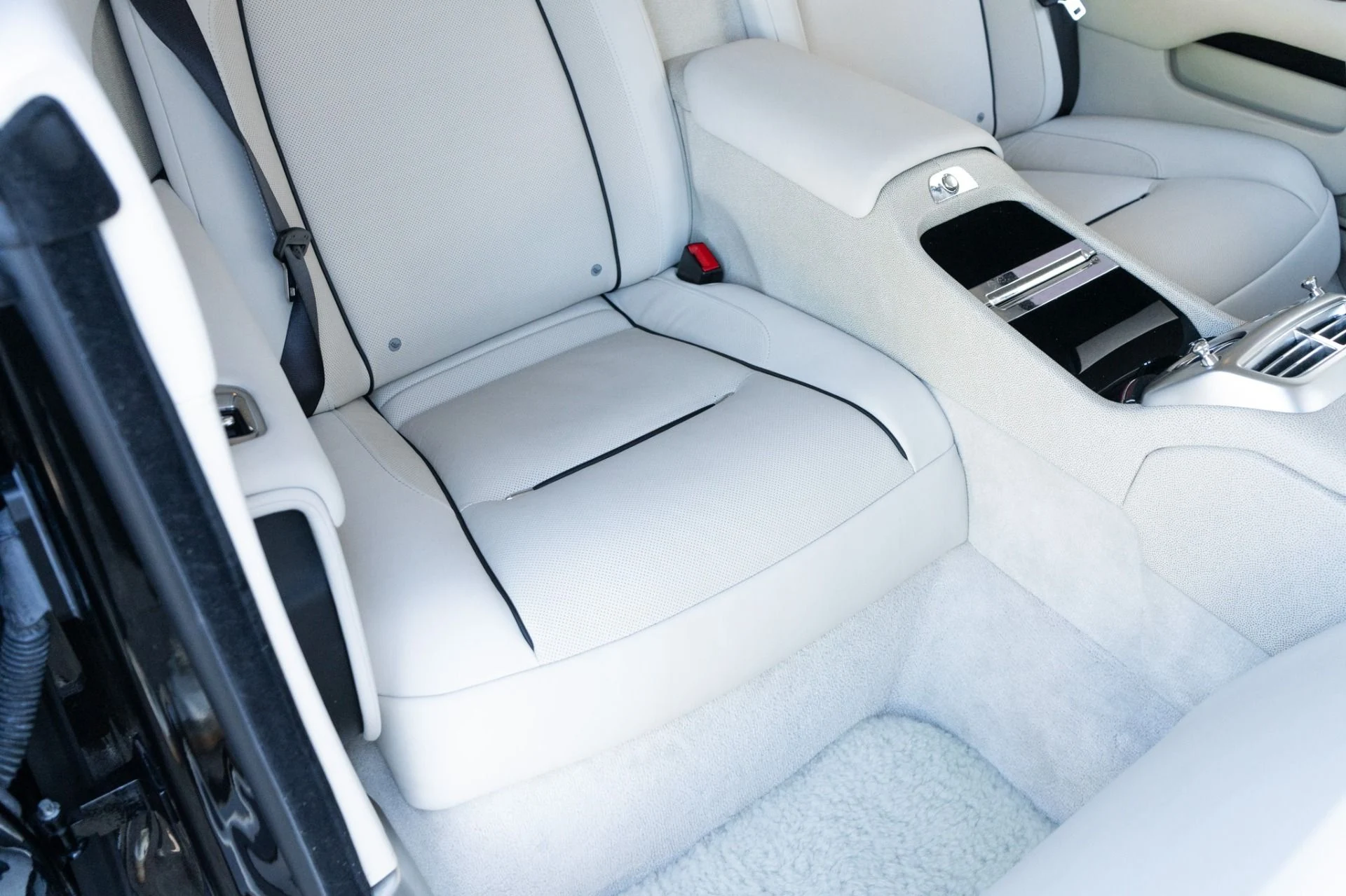 mph027_3803796802_Used_2014_Rolls_Royce_Wraith_1761760080_a9925bf5dd