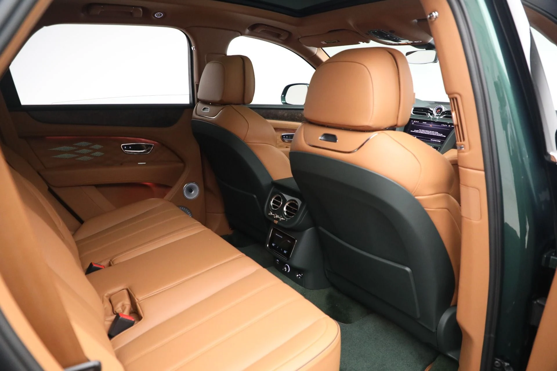 mph027_3808097549_New_2025_Bentley_Bentayga_Atelier_V8_a2b74ee697