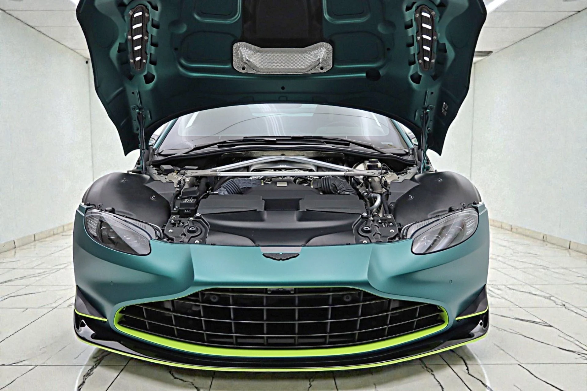 mph027_3811199839_Used_2023_Aston_Martin_Vantage_F1_EDITION_17669785eb