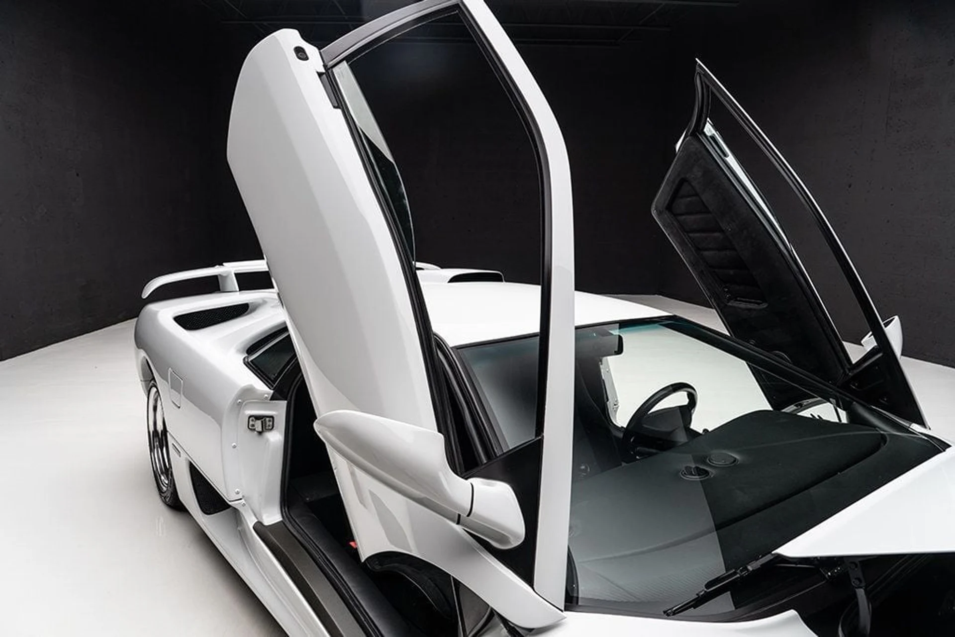mph027_3831144558_used_1999_lamborghini_diablo_sv_9689_22911634_28_1024_8310d0a478