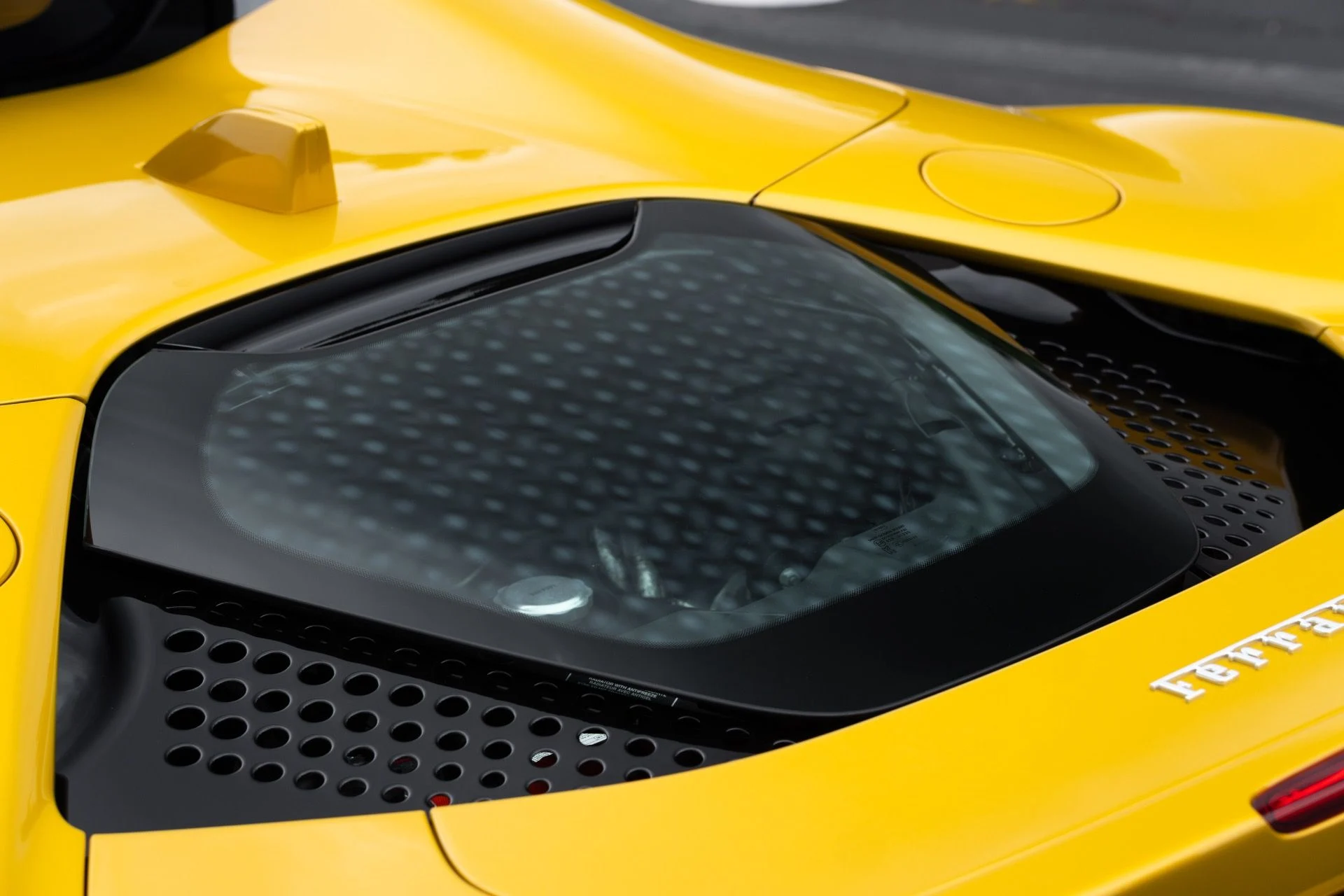 mph027_385705553_Used_2022_Ferrari_SF_90_Spider_1775626389_d25f7cb5d2