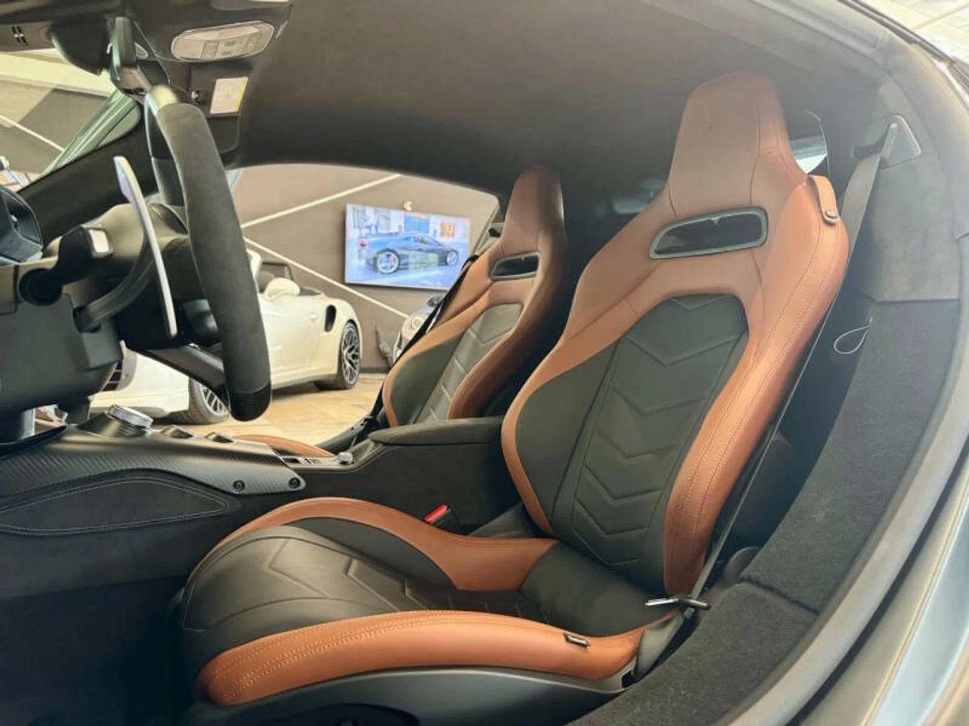 mph027_3876877186_2023_maserati_mc20_base_2dr_coupe_88d1fe5122