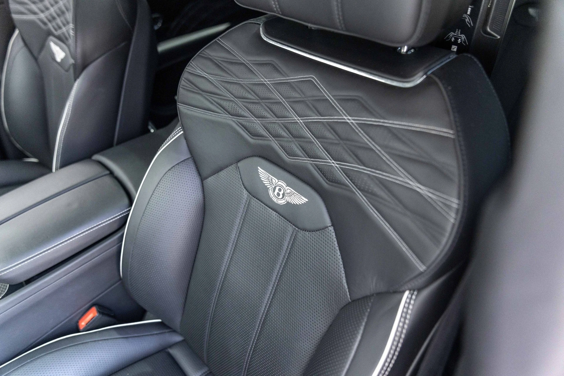 mph027_3878474620_Hi_Tech_Luxury_Imports_LLC_SJAHT_2_ZV_8_PC_020673_image_27_59f5fbf9a8