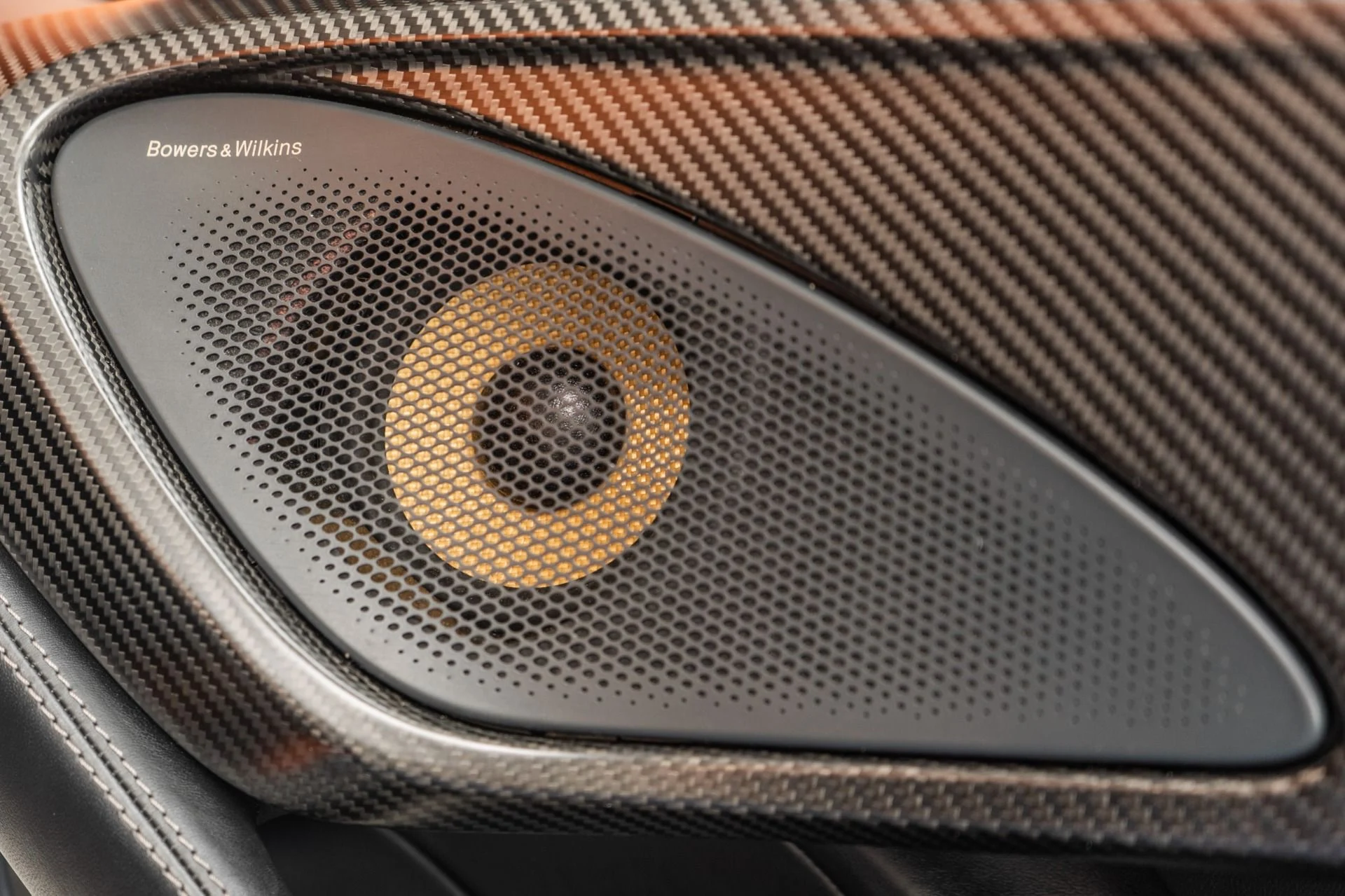 mph027_3896655858_Used_2016_Mc_Laren_570_S_1747071720_9a692f3e63