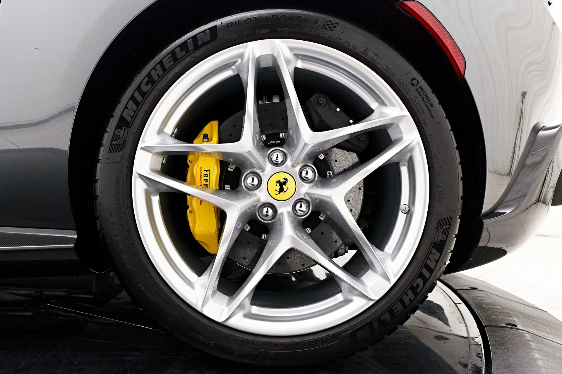 mph027_3906303191_Used_2021_Ferrari_Roma_Base_1726158293_f2f116805b