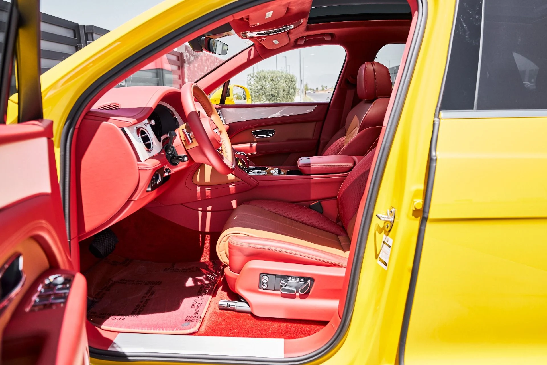 mph027_3907117599_Used_2023_Bentley_Bentayga_V8_1780709019_28486f5781