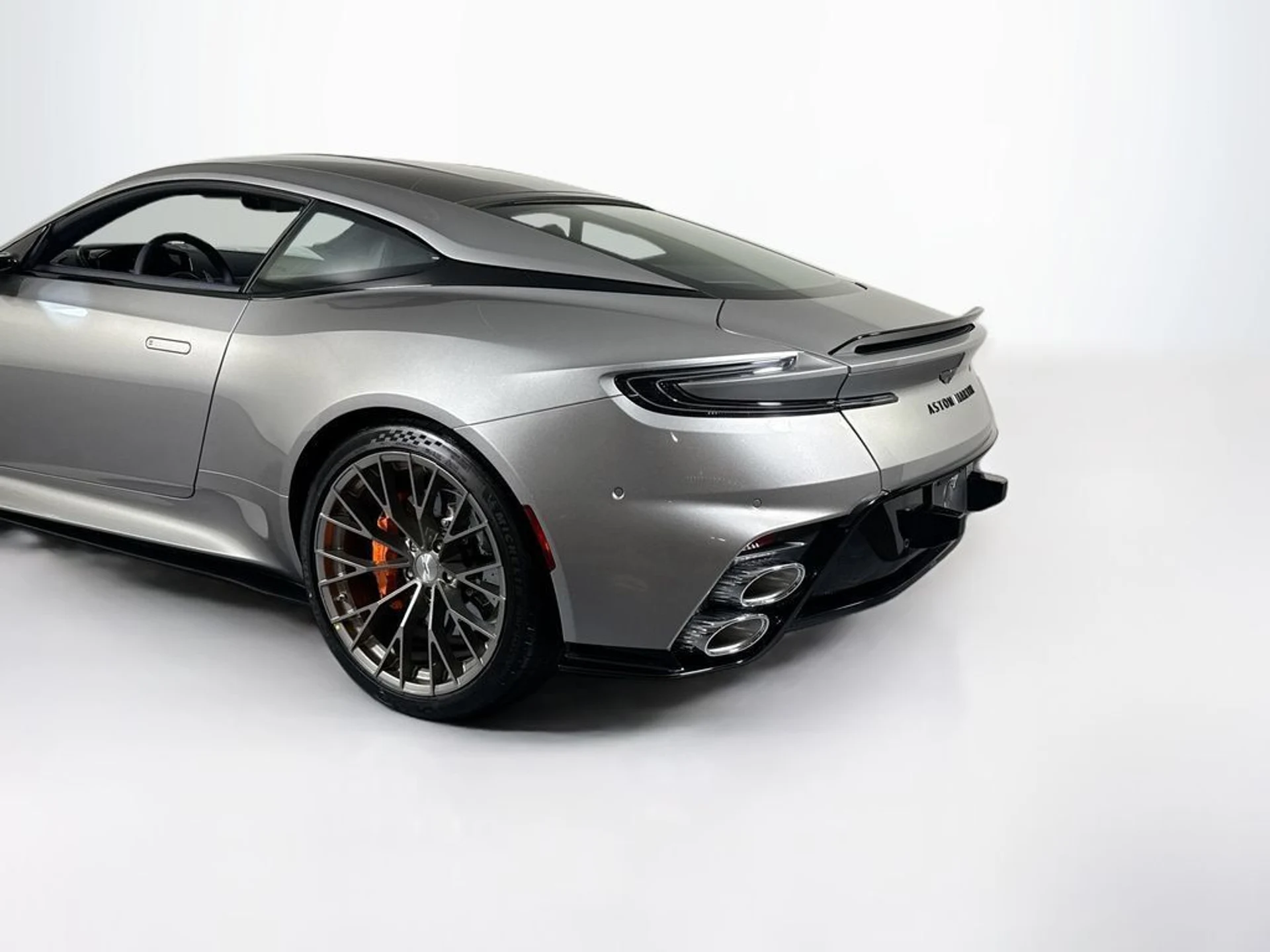 mph027_3915538805_new_2026_aston_martin_db12_11350_23038289_28_1024_dc80e926b0