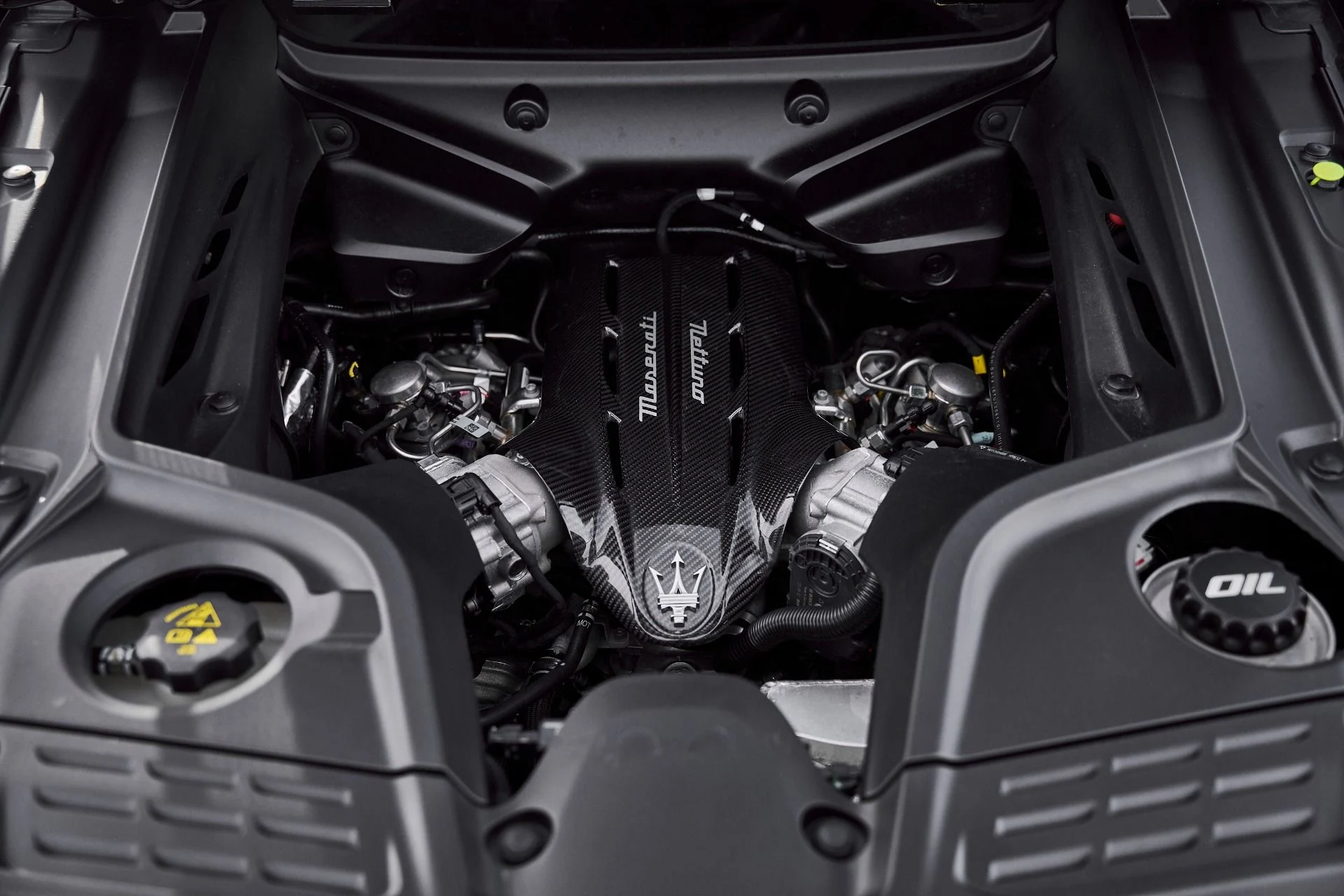 mph027_3944298001_Used_2024_Maserati_MC_20_Base_1772679301_3719ce44a8