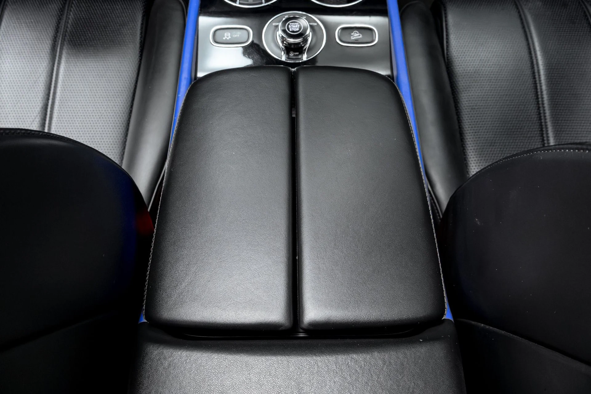 mph027_3961973475_Used_2020_Bentley_Bentayga_V8_1770245140_e5a2ef0a7a