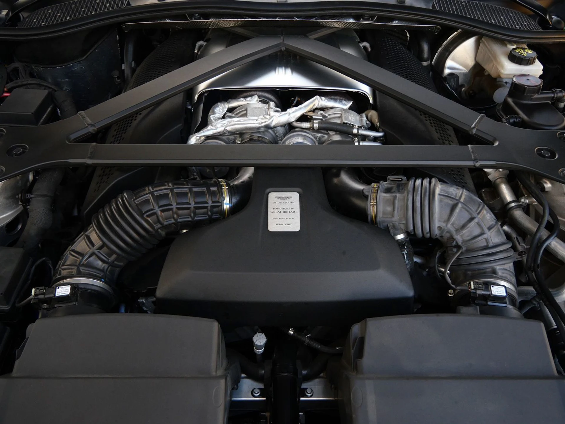 mph027_3962104216_24714259096969956f9b99fe4cad9520x_d10c112f66