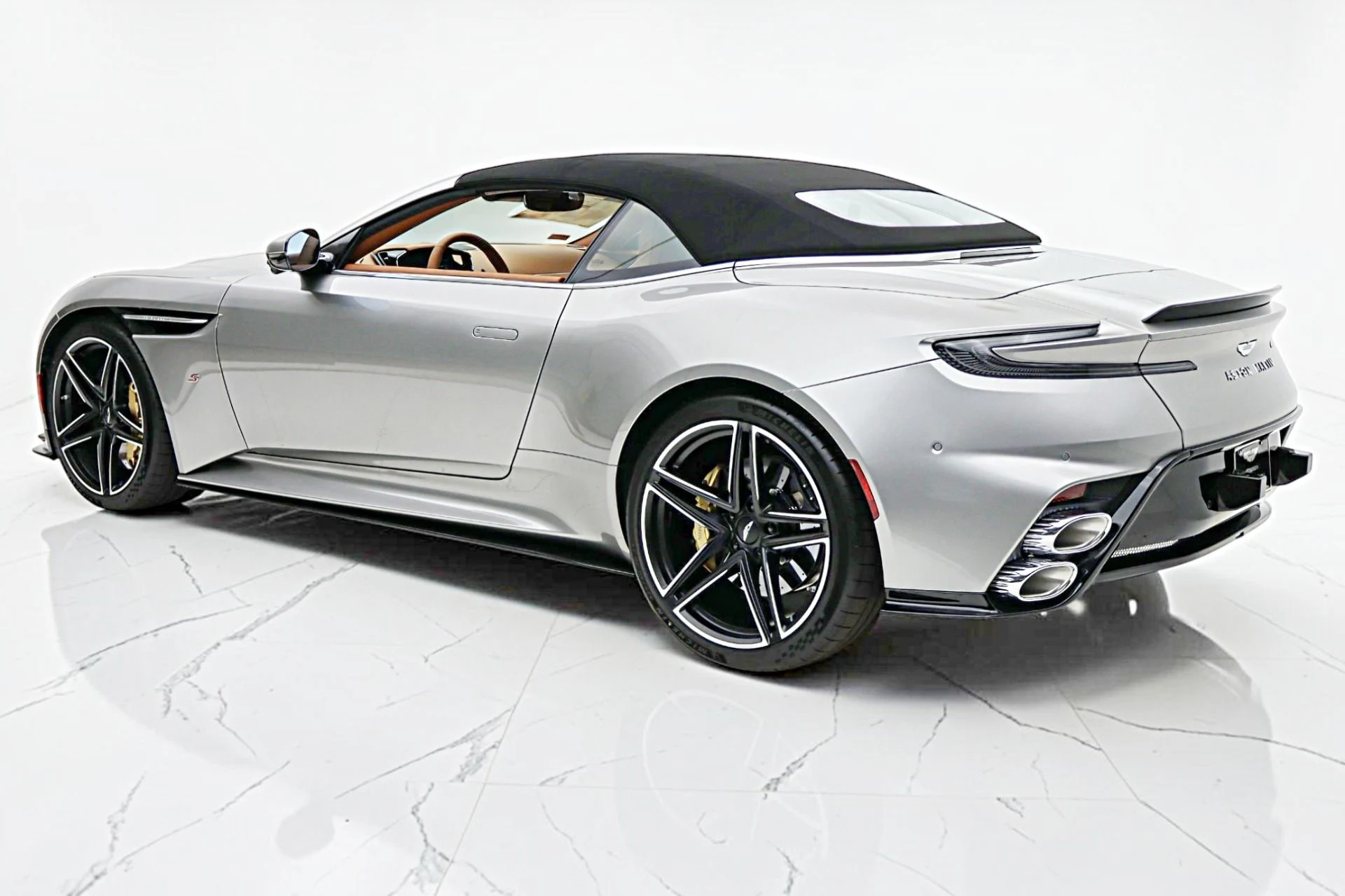mph027_3969946485_New_2026_Aston_Martin_DB_12_S_Volante_052f3e249c