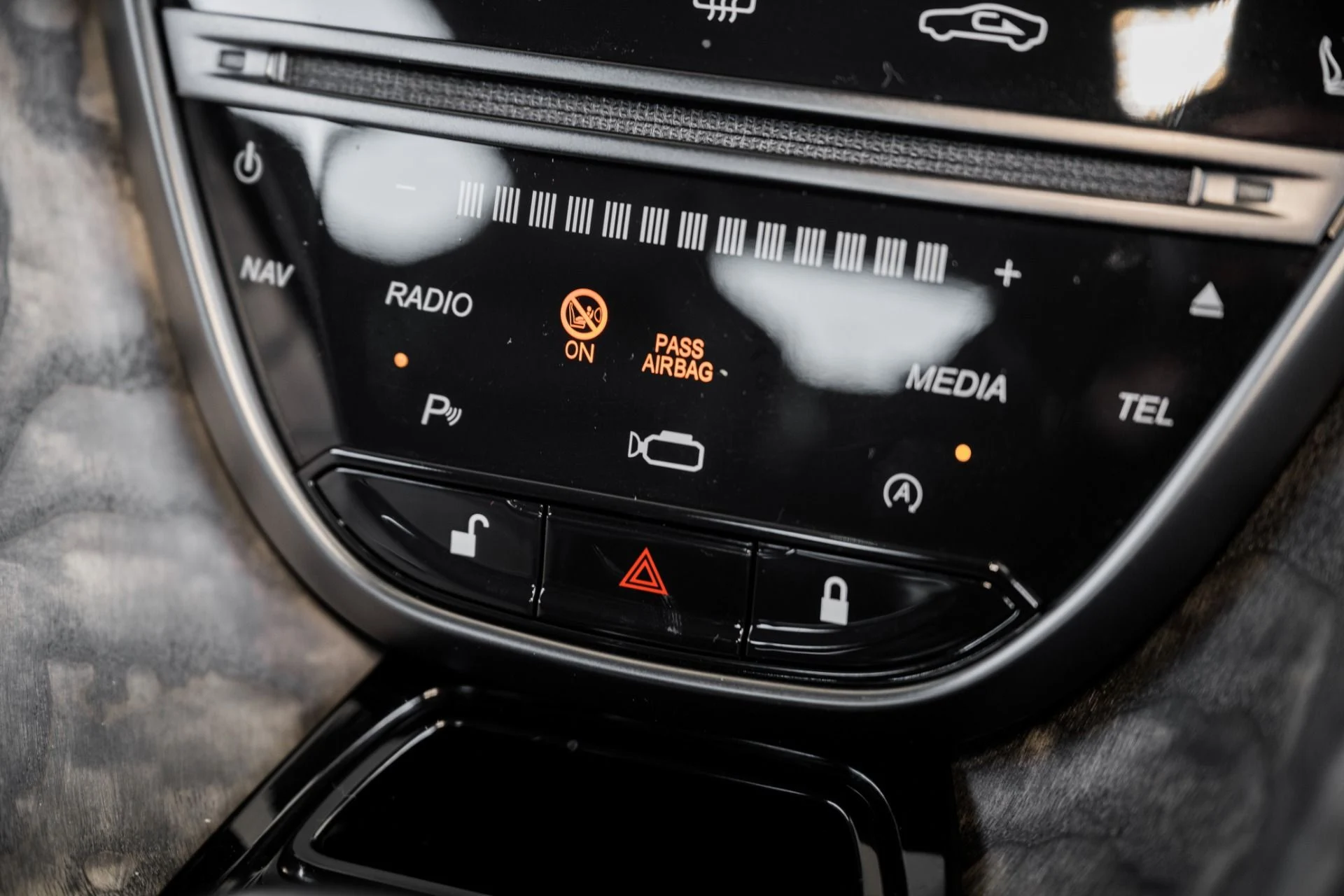 mph027_3990698481_Used_2020_Aston_Martin_DBS_Superleggera_007_OHMSS_Edition_1679175725_f27050f1a5
