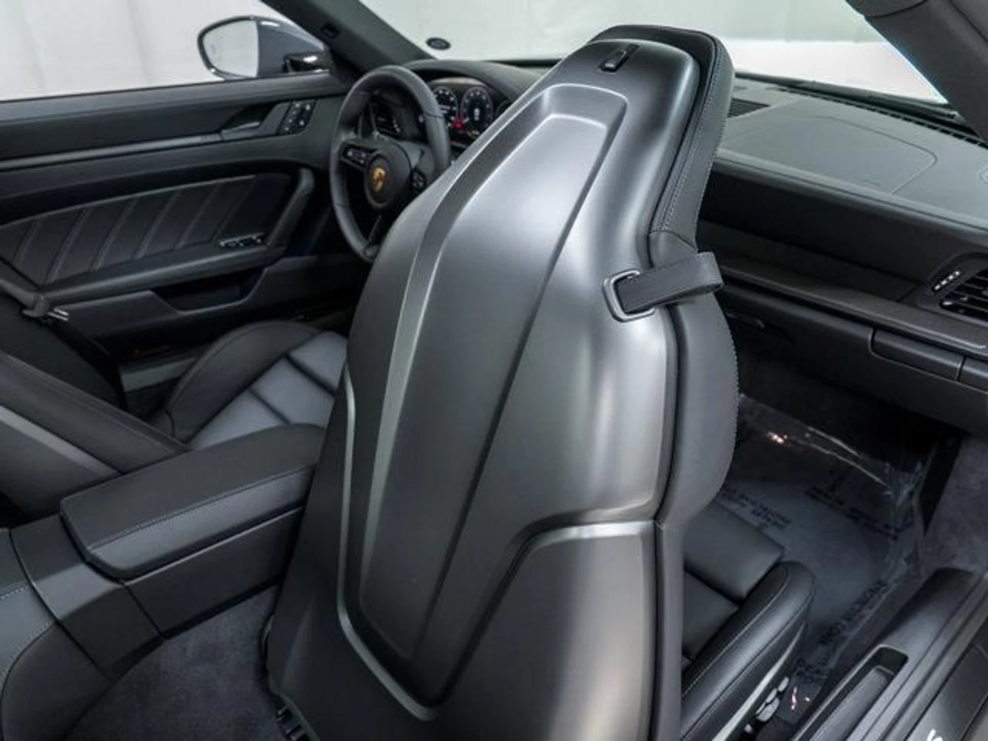 mph027_39961329_Wv_Lxm_W0_DPTTP_f_Vw_INT_3r_h55r0_b918547822