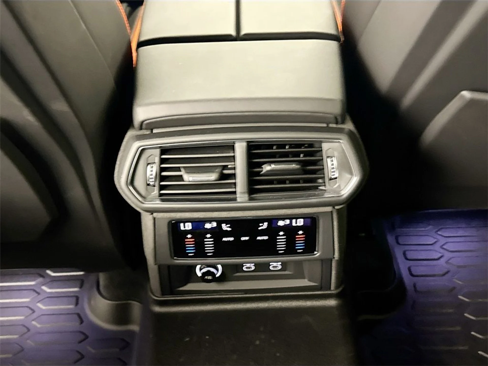 mph027_4004298760_399022b80b0ad4da342e144ef63390e7_978b69f3b2