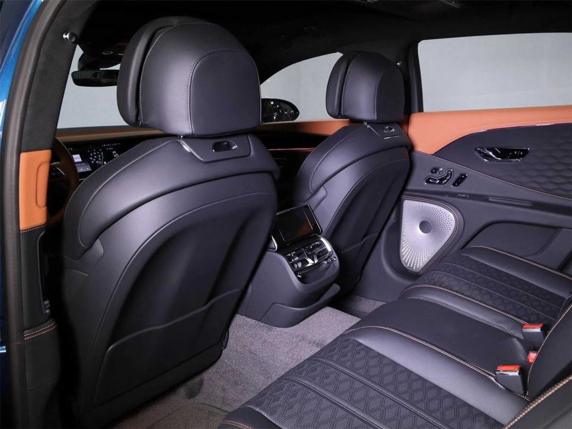 mph027_401037520_ODF_4_Uap_H77hcd_0h_KU_Jj467brr_M_434c4b67ef