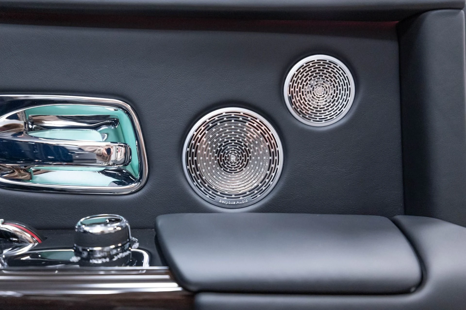 mph027_4011351586_Used_2024_Rolls_Royce_Phantom_1786998181_71b8f5830d