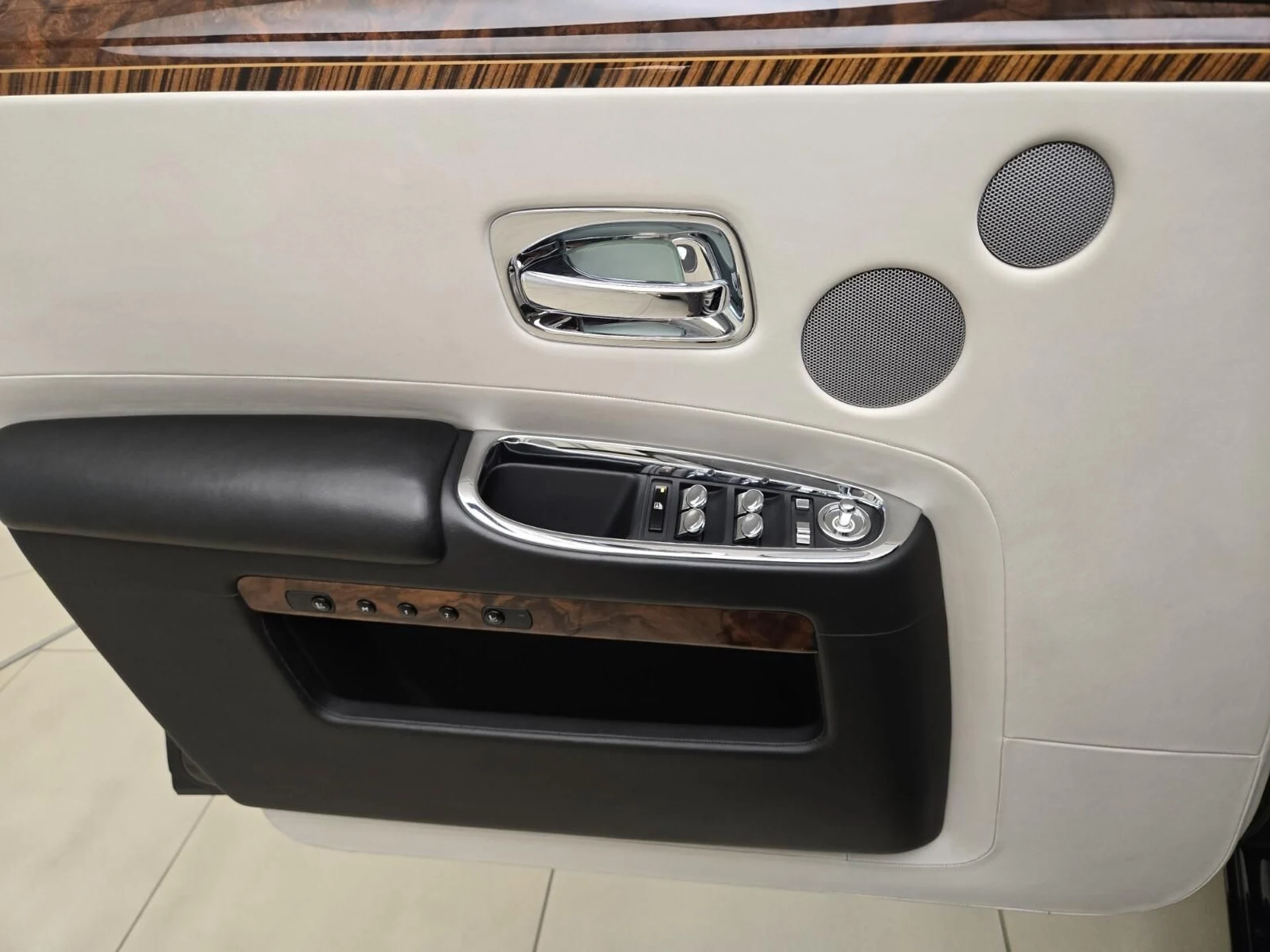 mph027_4017330114_Used_2017_Rolls_Royce_Ghost_1773381594_584063b52d