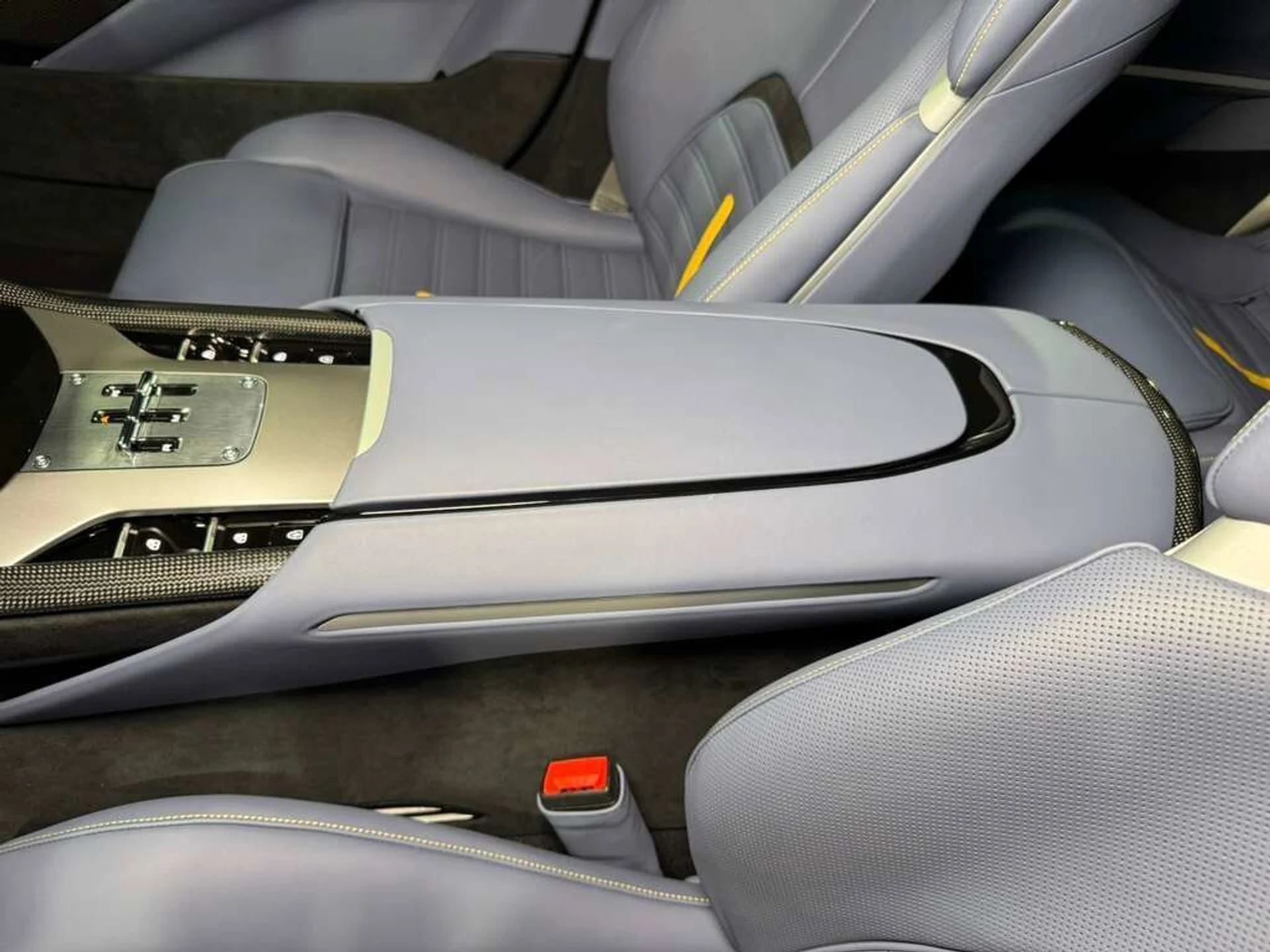 mph027_4022302604_57b8cbe296636a99400aa3ef5dae75dd_04c649ad88