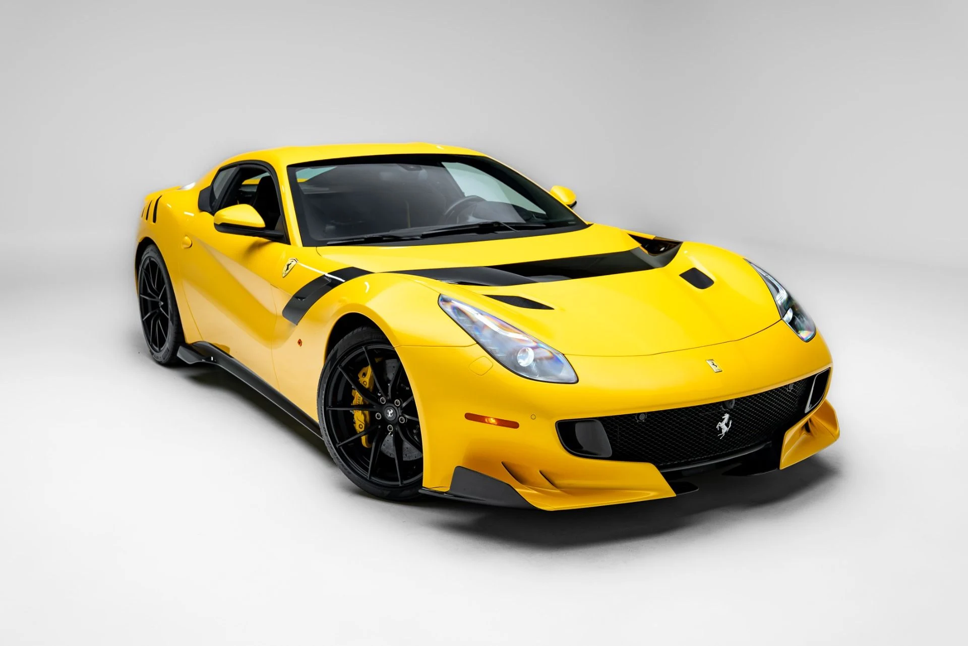 mph027_4026526499_Used_2017_Ferrari_F12tdf_1777399989_ed0e321531