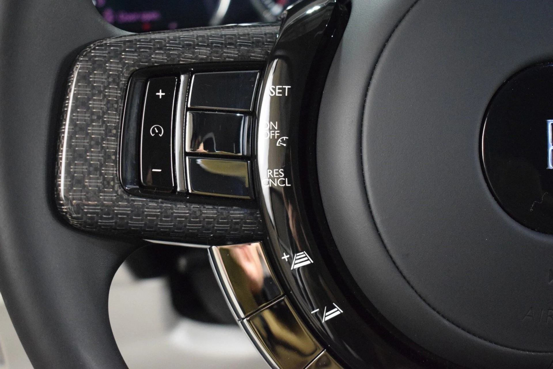 mph027_4027450782_b7a16583d1c340cccf801ade099669ffx_2f8d479601