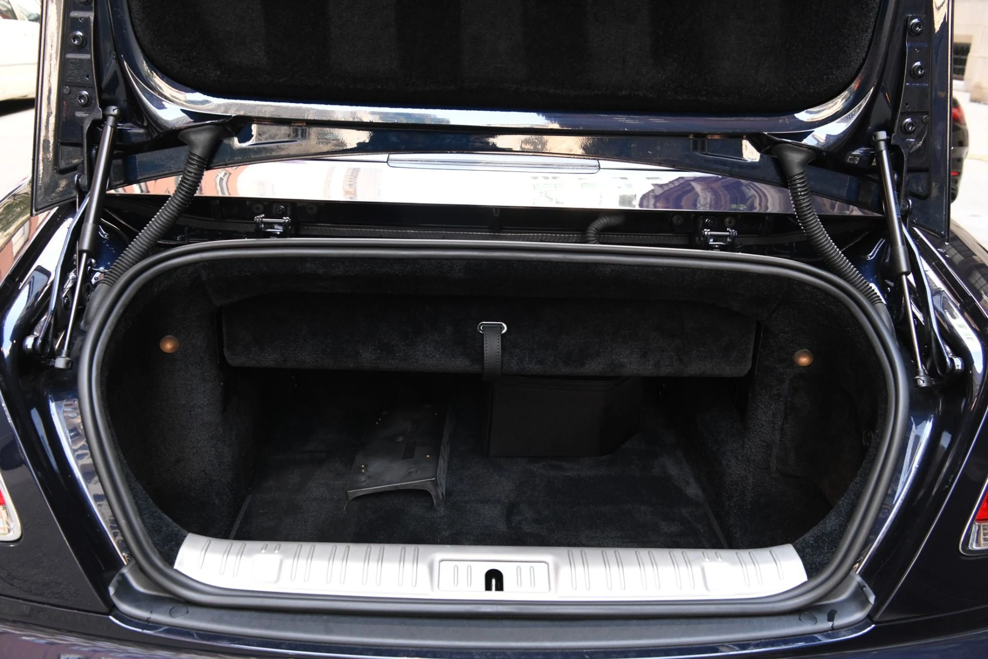 mph027_4034808313_11935_p29_l_0413432d1d