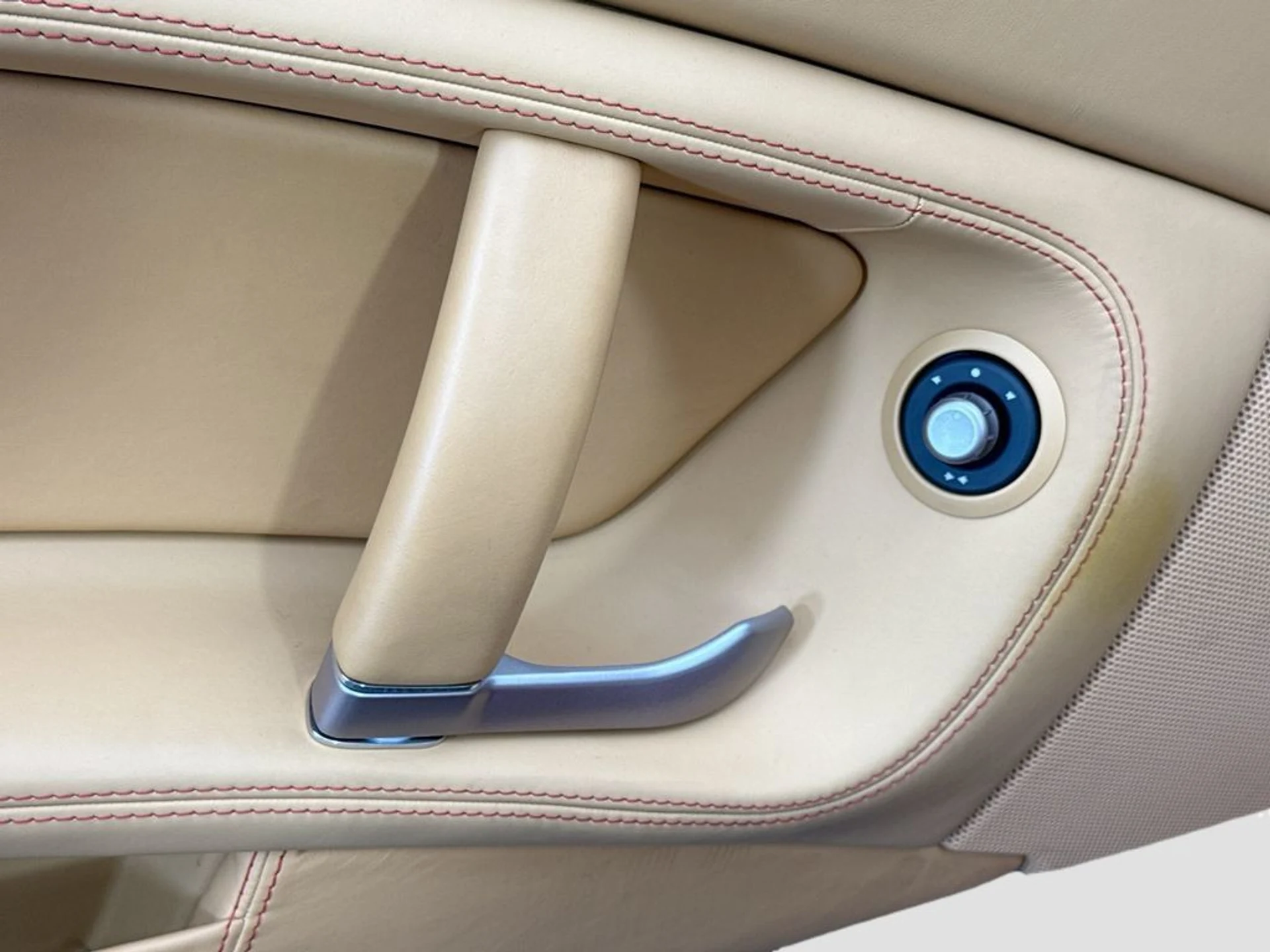 mph027_4039159327_used_2014_ferrari_california_2drconvertible_8119_22996020_28_1024_e840191af0