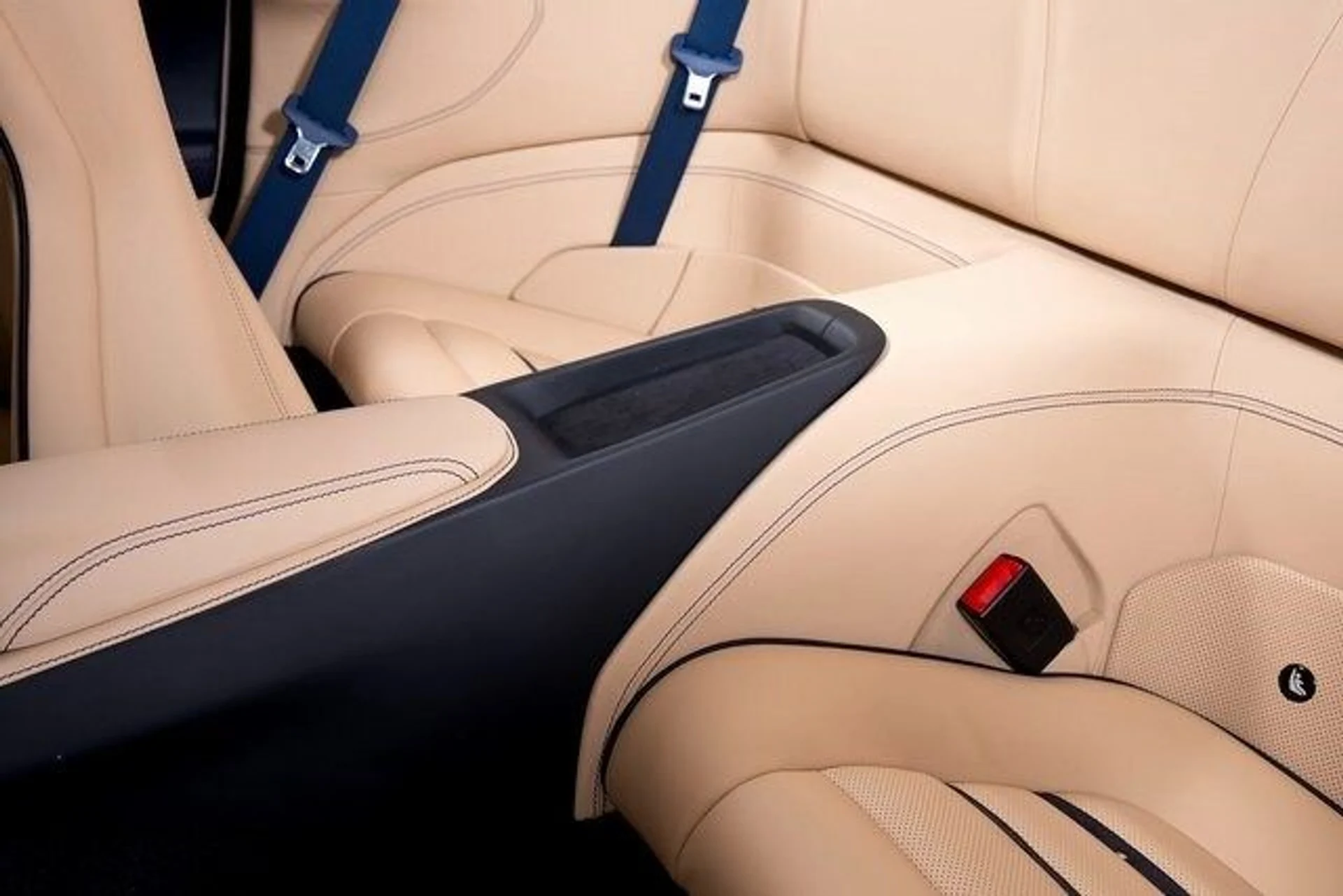 mph027_4044022174_00d87be1dc712f434ed6e407a1c5248fx_58acb33ba1