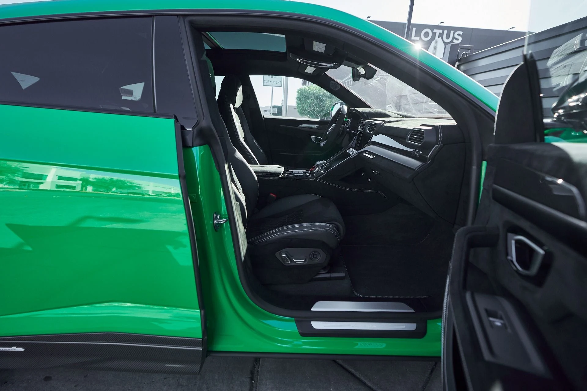 mph027_4047222627_Used_2024_Lamborghini_Urus_Performante_1764124770_8d305c6063