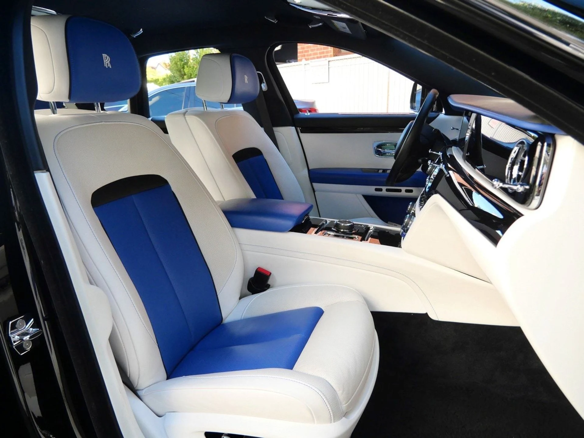 mph027_4050757771_ca9e21ed279092ae34e5383292990d14x_4dc75a42e6